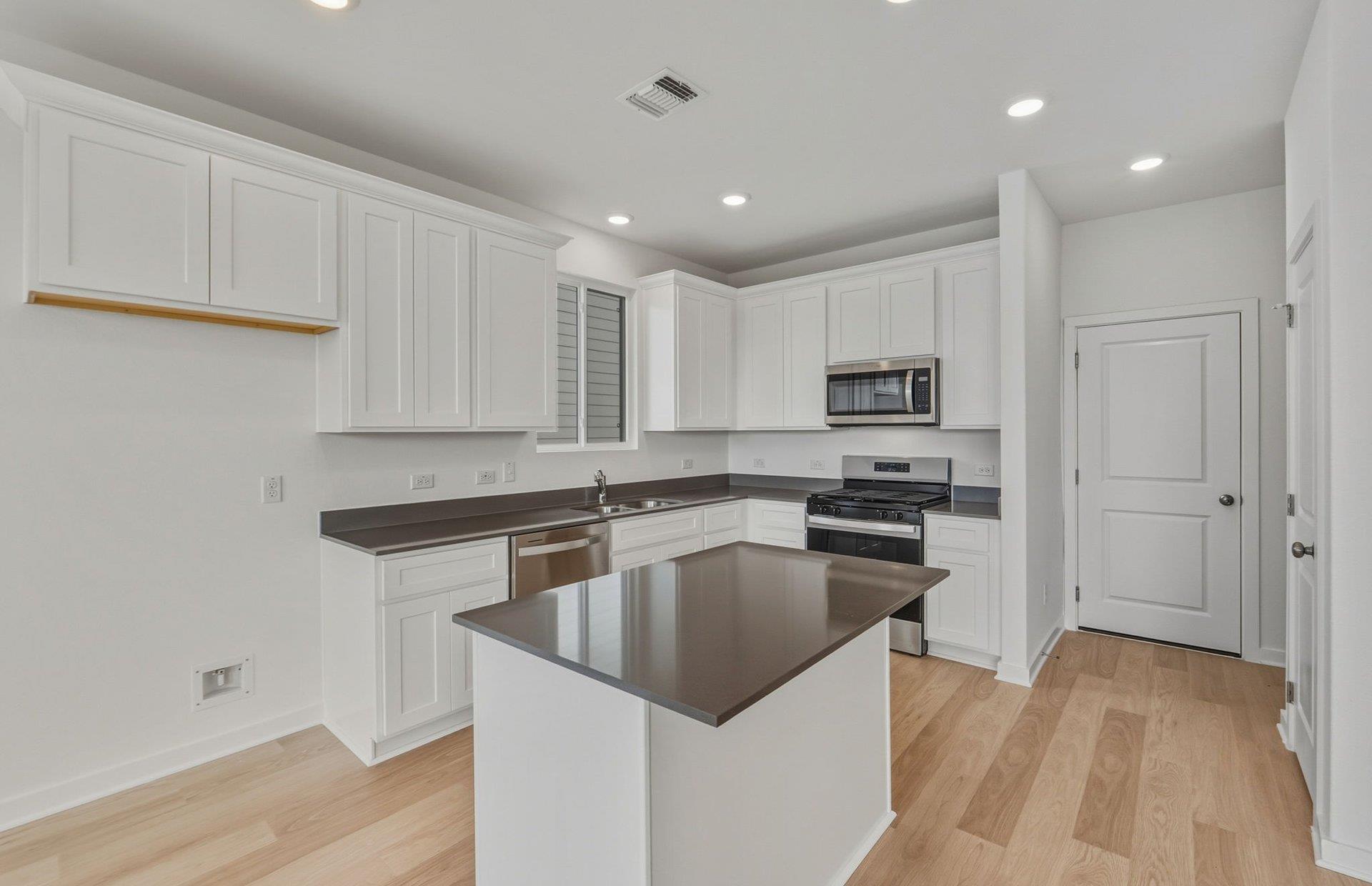 816 Cardenas St, San Marcos, TX 78666