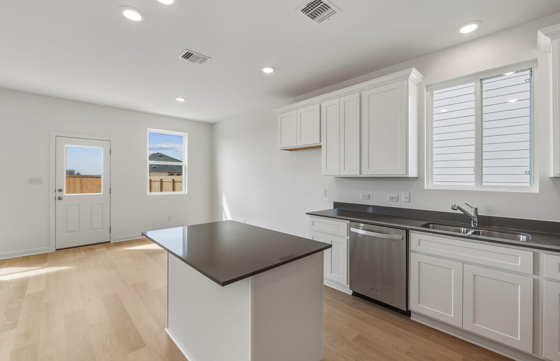 816 Cardenas St, San Marcos, TX 78666