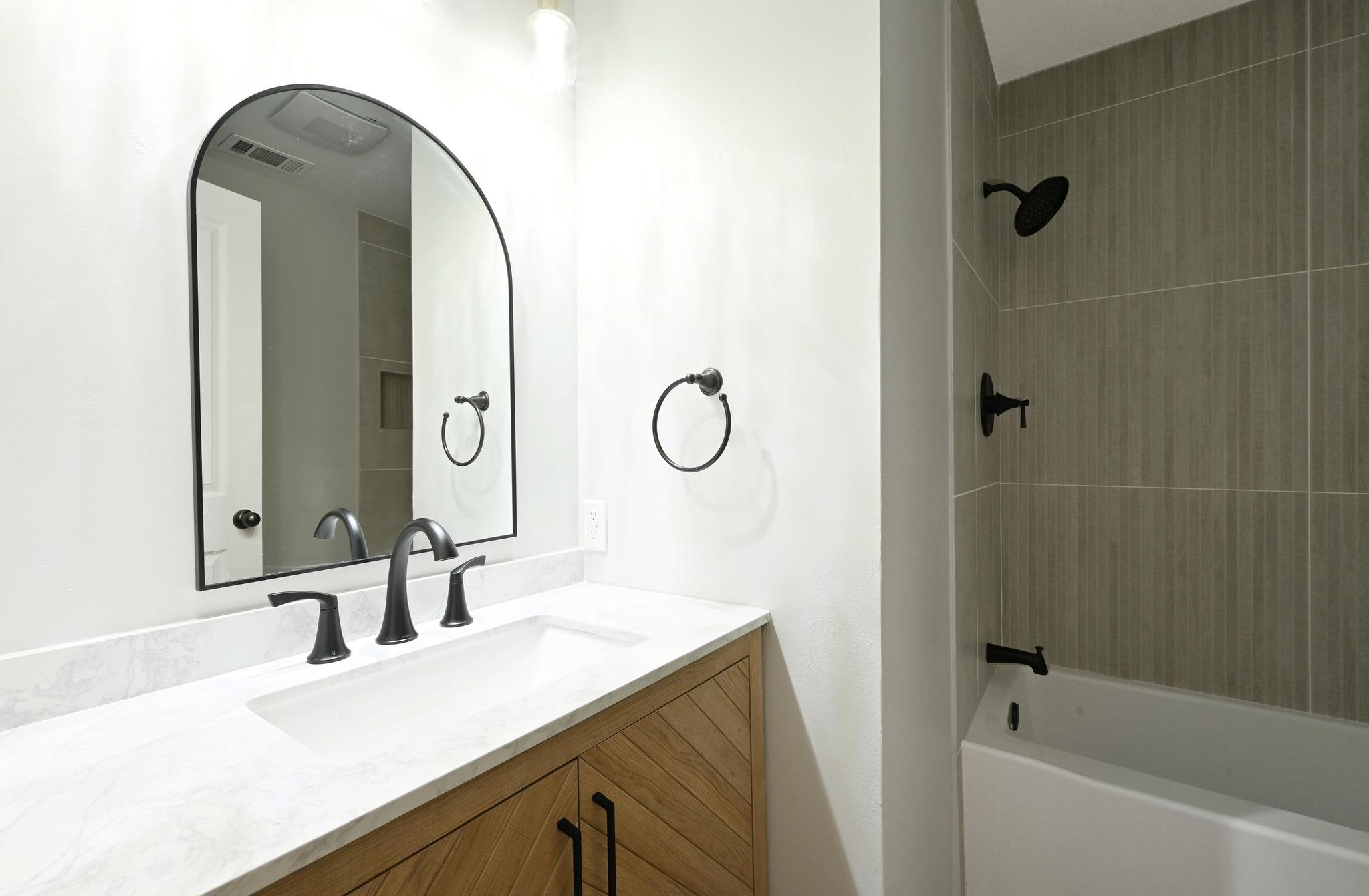 140 Barton Ranch Cir, Dripping Springs, TX 78620