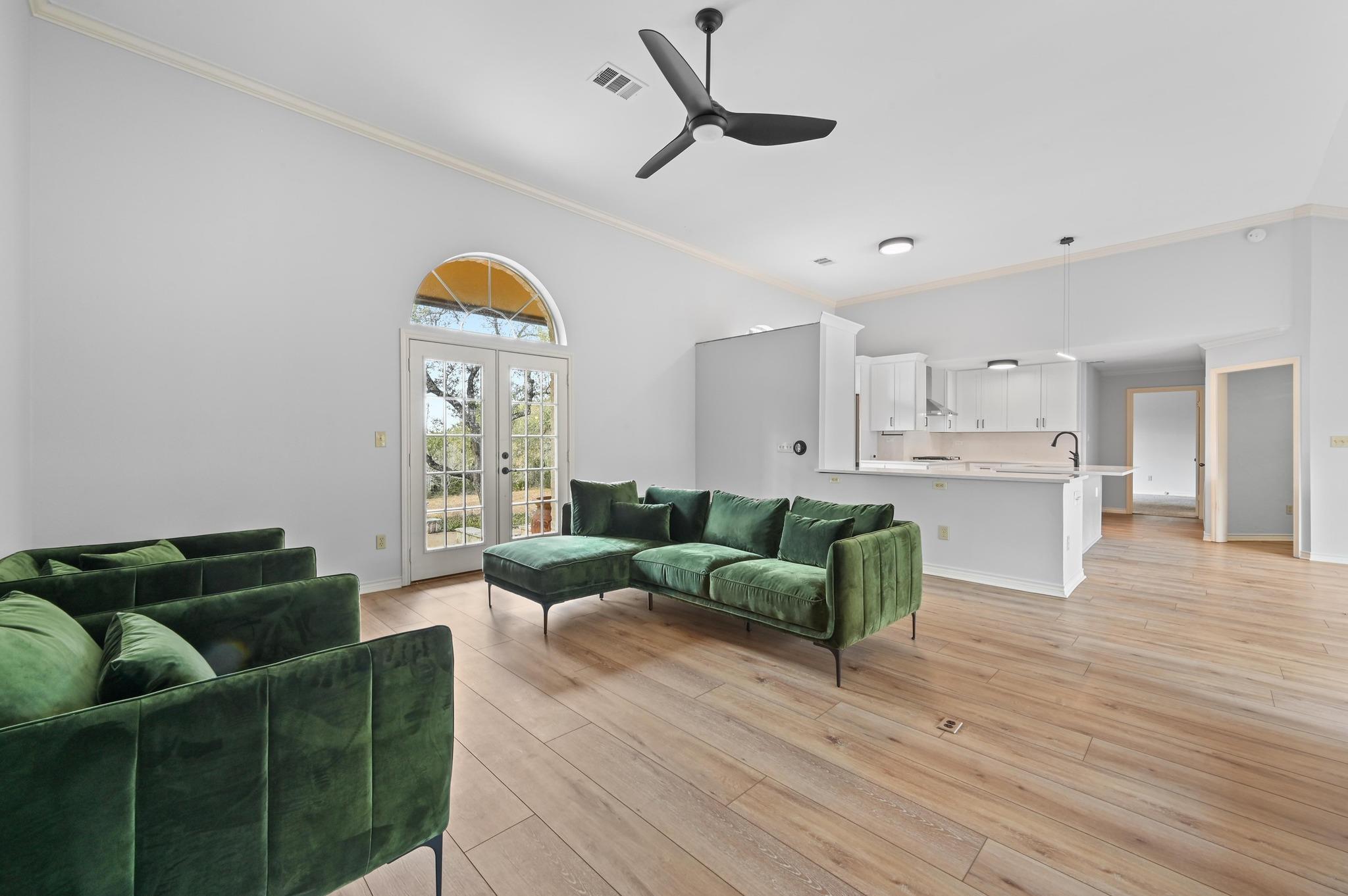 140 Barton Ranch Cir, Dripping Springs, TX 78620