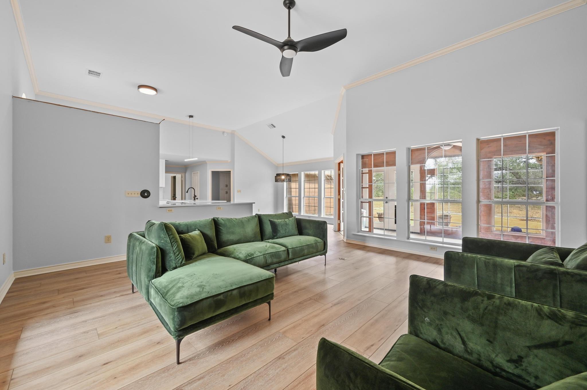 140 Barton Ranch Cir, Dripping Springs, TX 78620