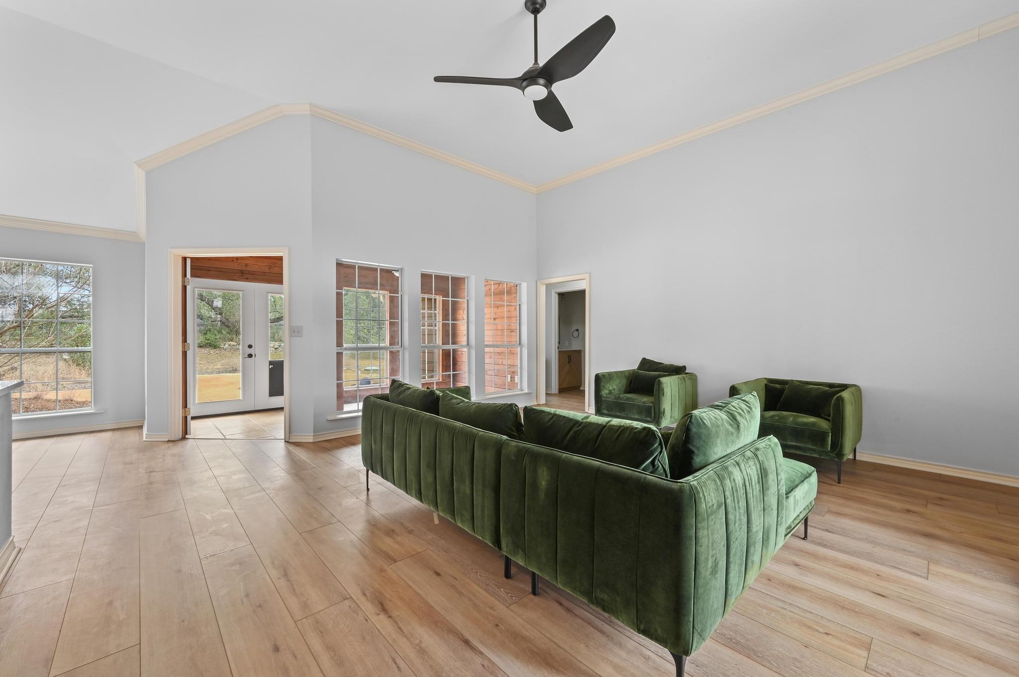 140 Barton Ranch Cir, Dripping Springs, TX 78620