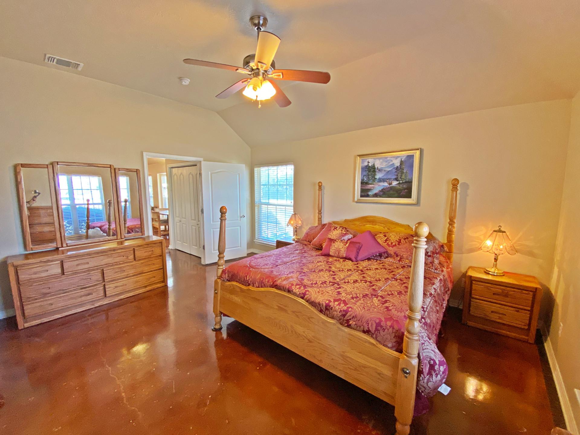 1036 Sherrill Ln, Lexington, TX 78947