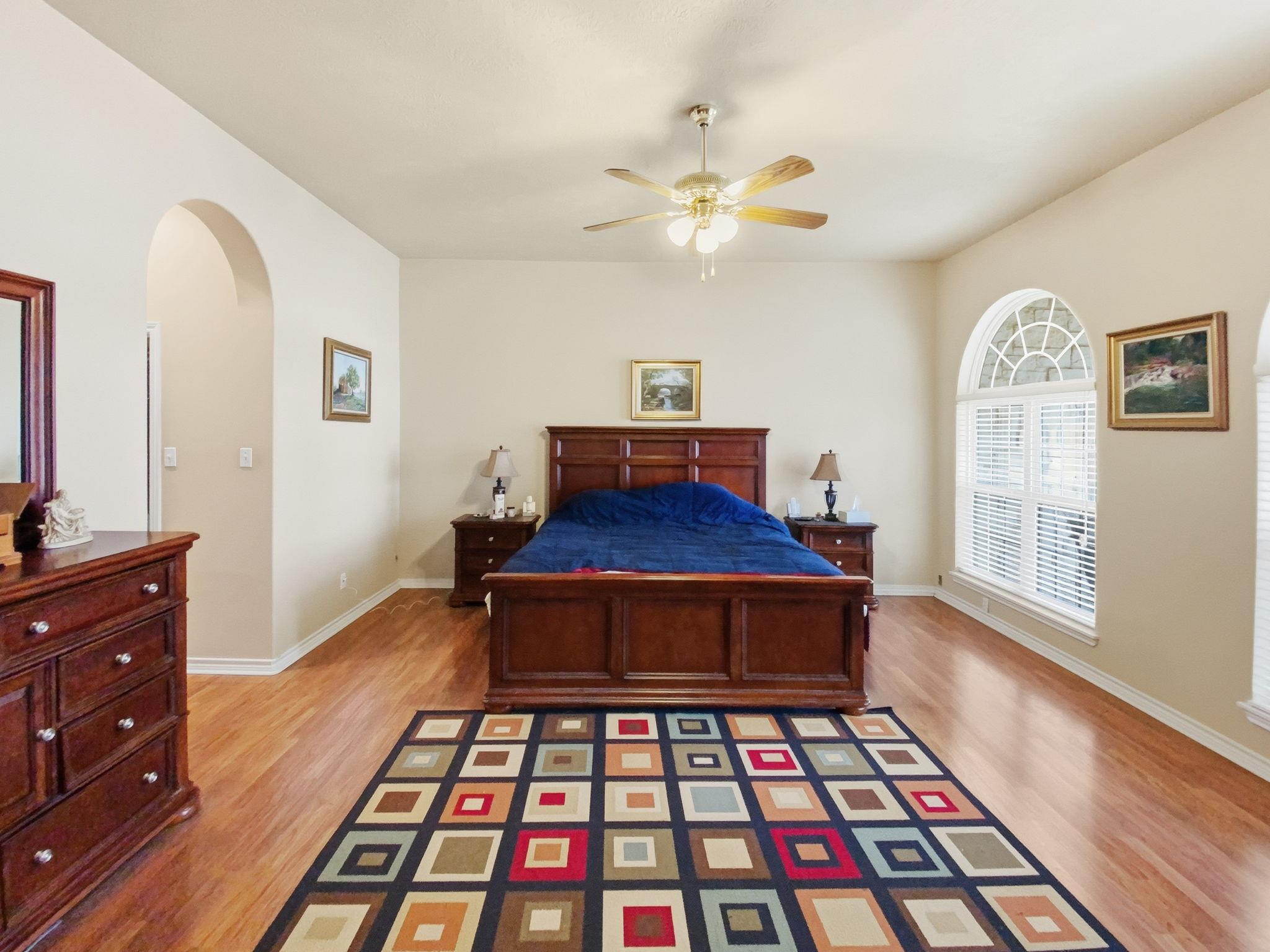 1036 Sherrill Ln, Lexington, TX 78947