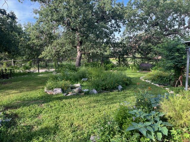 128 E Castlewood Dr, Granite Shoals, TX 78654