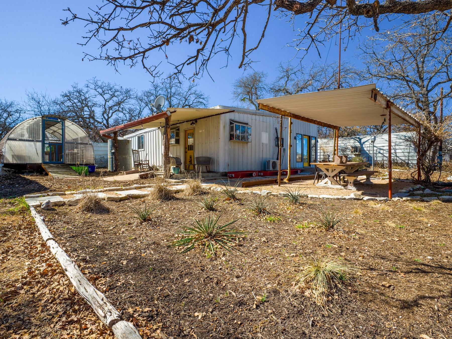 128 E Castlewood Dr, Granite Shoals, TX 78654