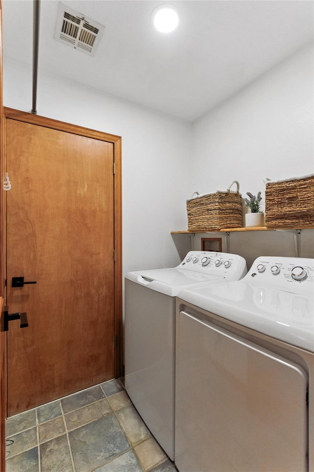 11103 Lakeside Dr, Jonestown, TX 78645