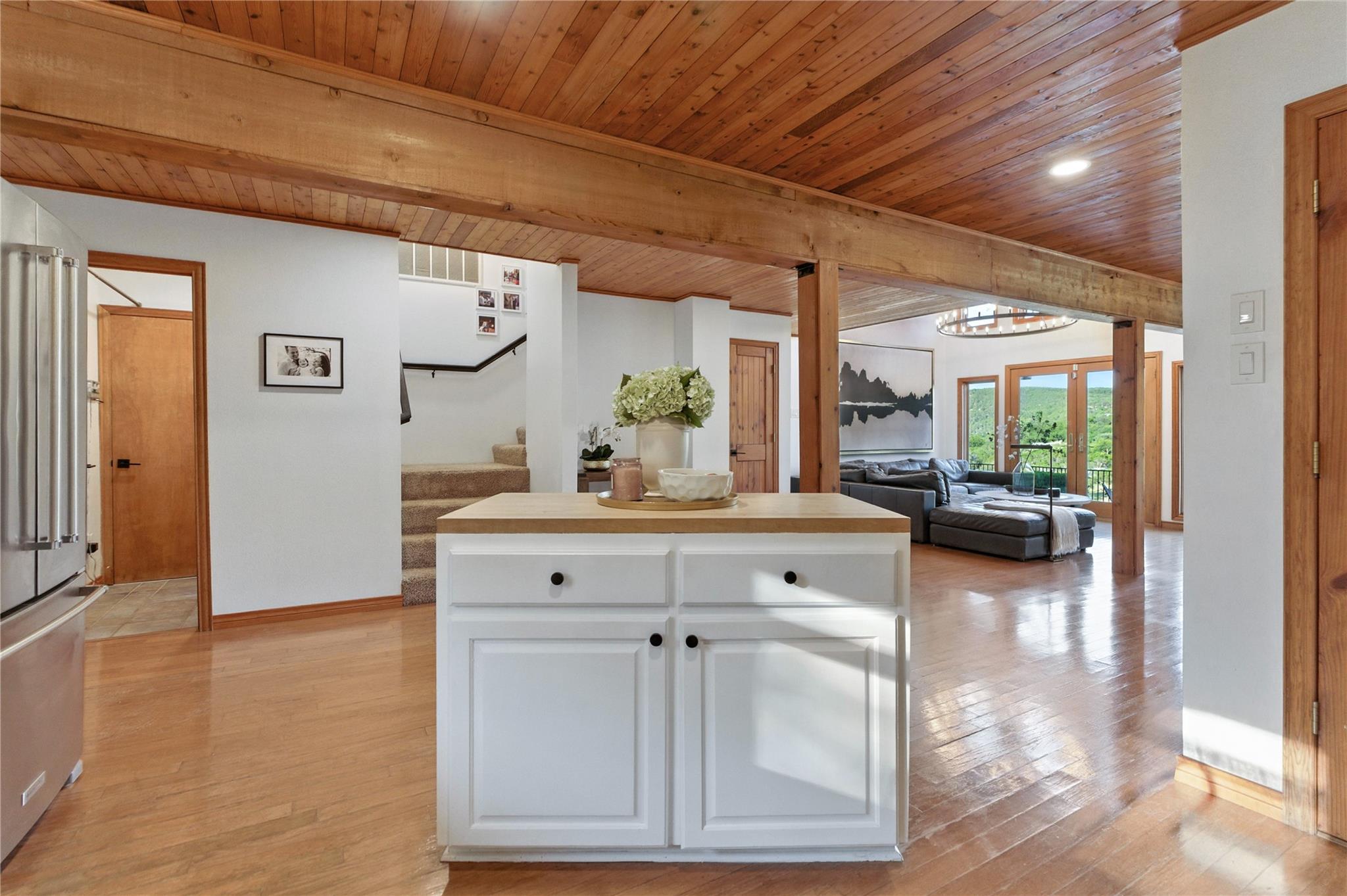 11103 Lakeside Dr, Jonestown, TX 78645