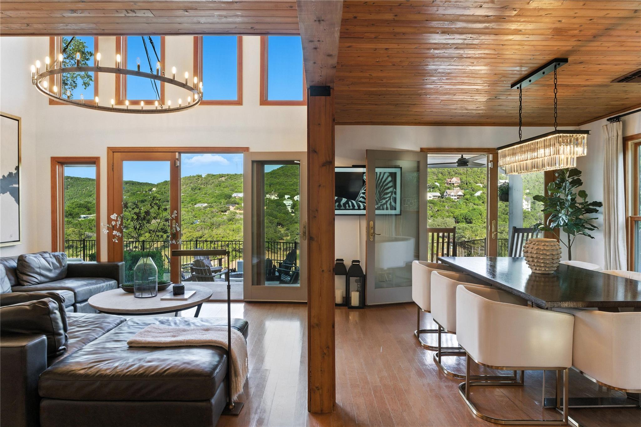 11103 Lakeside Dr, Jonestown, TX 78645