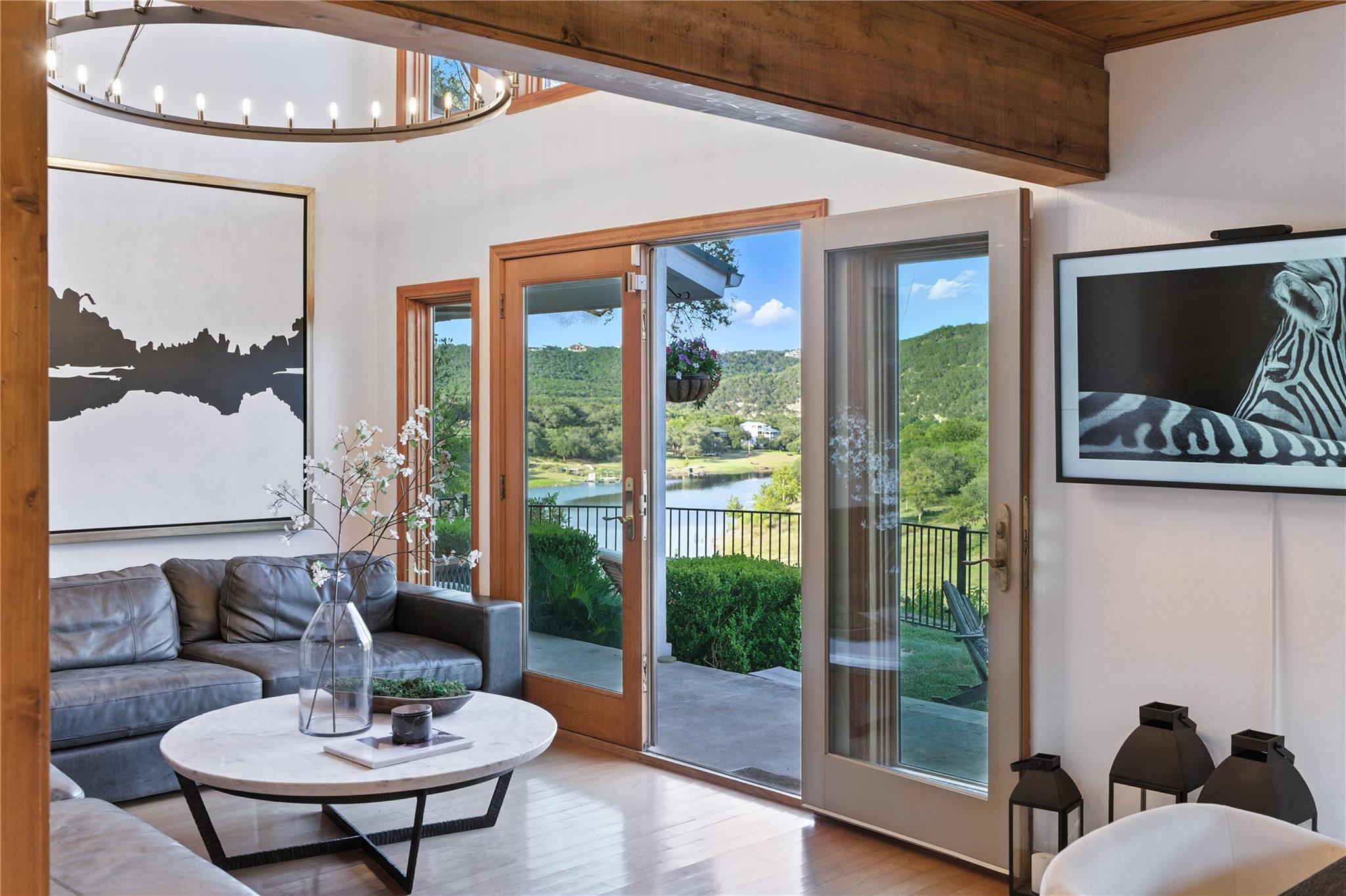 11103 Lakeside Dr, Jonestown, TX 78645