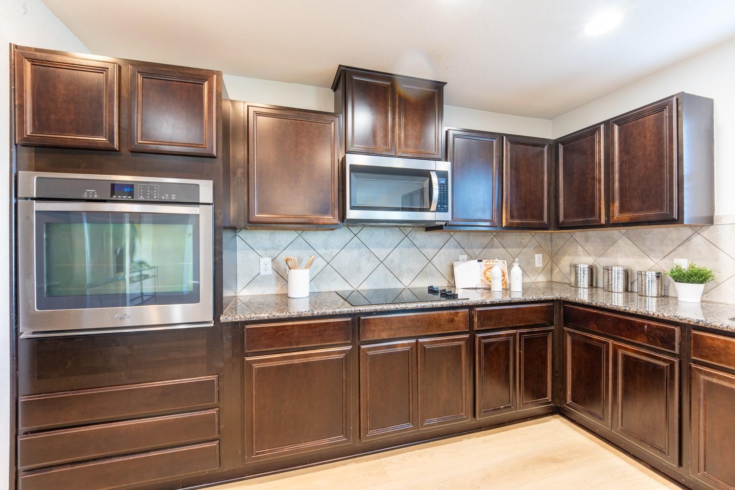 524 Carrington St, Hutto, TX 78634