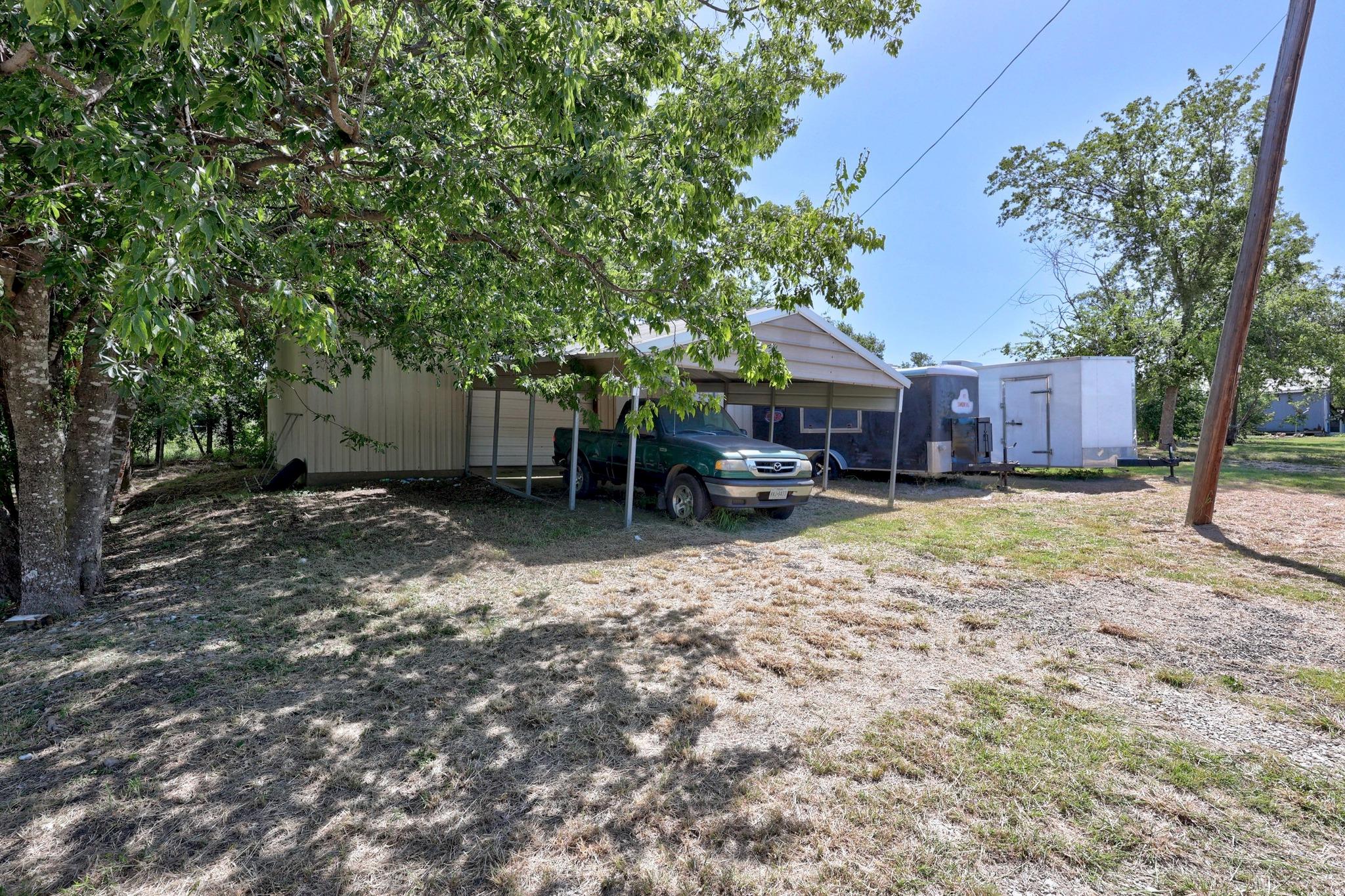 508 W Mesquite Ave, Rogers, TX 76569