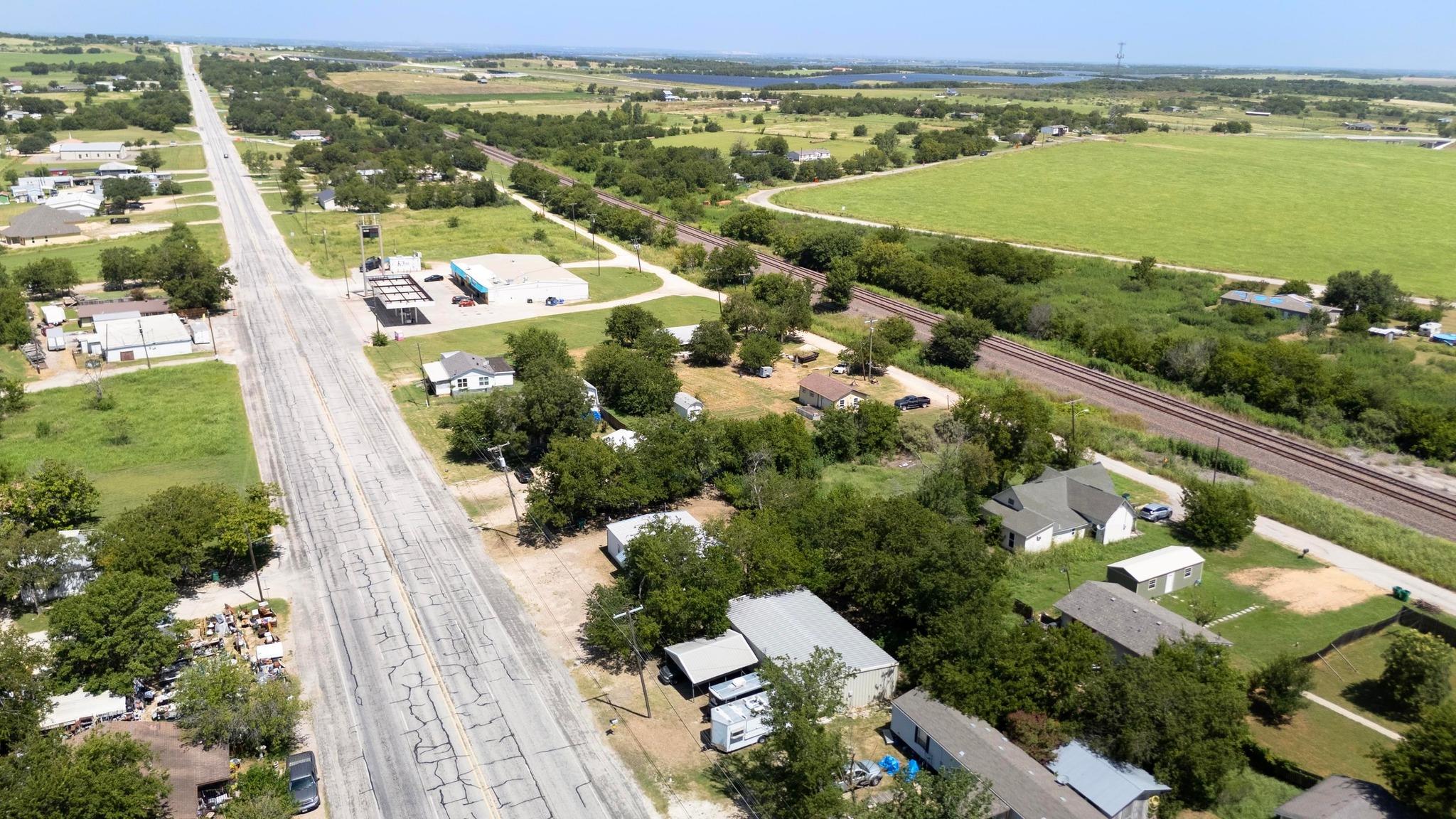 508 W Mesquite Ave, Rogers, TX 76569