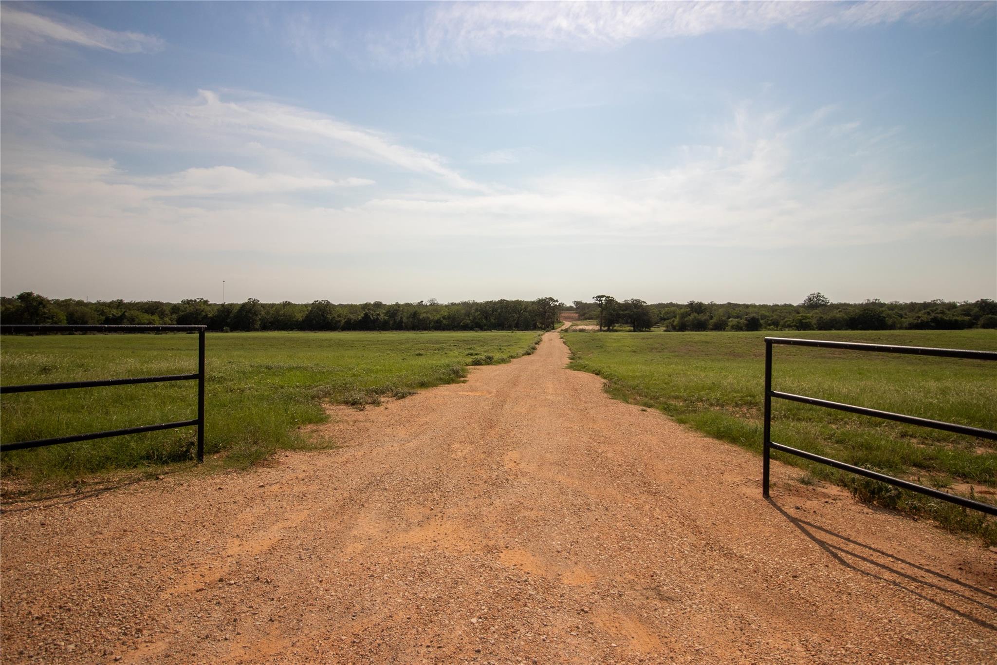 6562 Cross Rd, Seguin, TX 78155