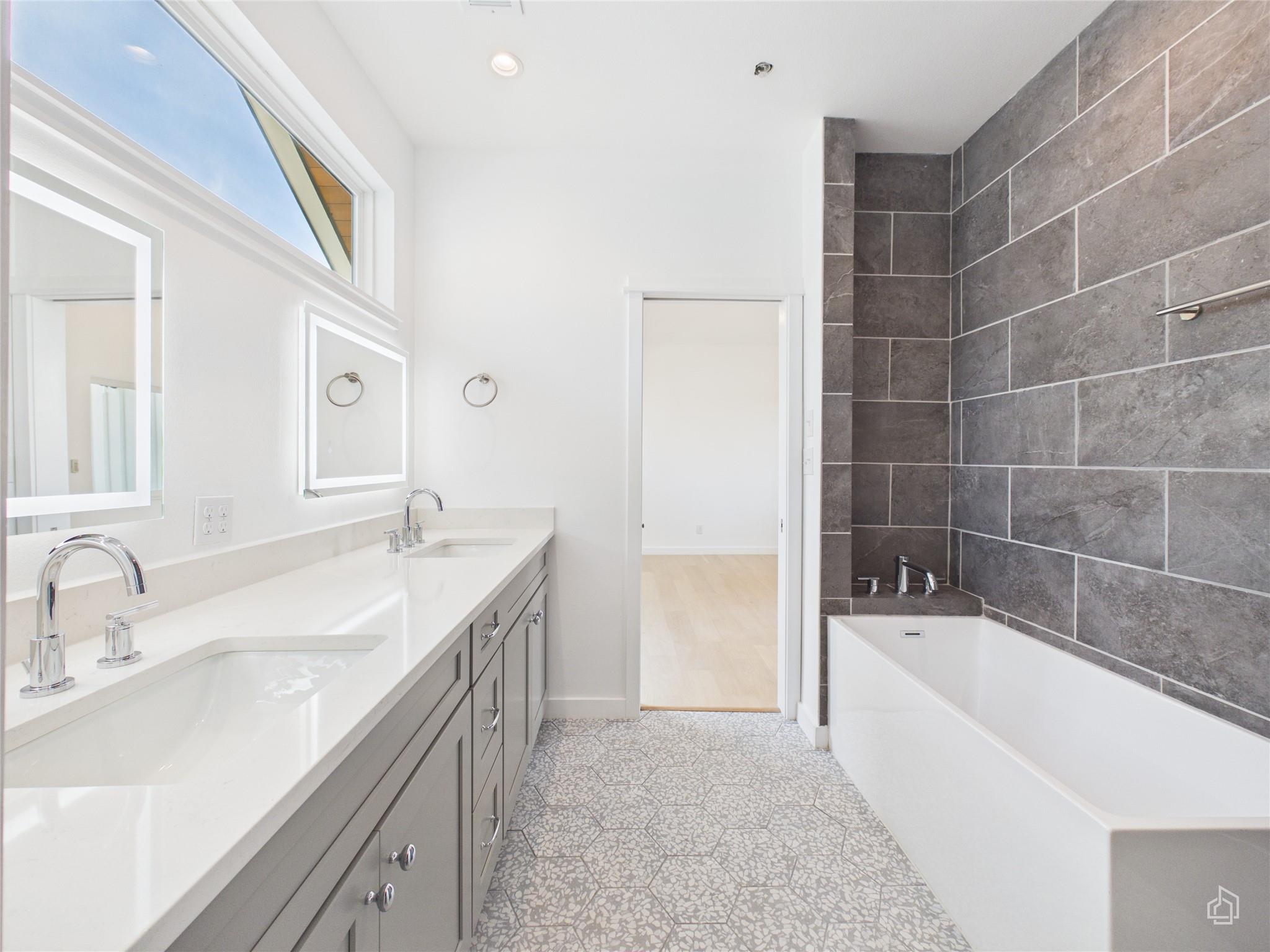 5912 Harold Ct # 104, Austin, TX 78721