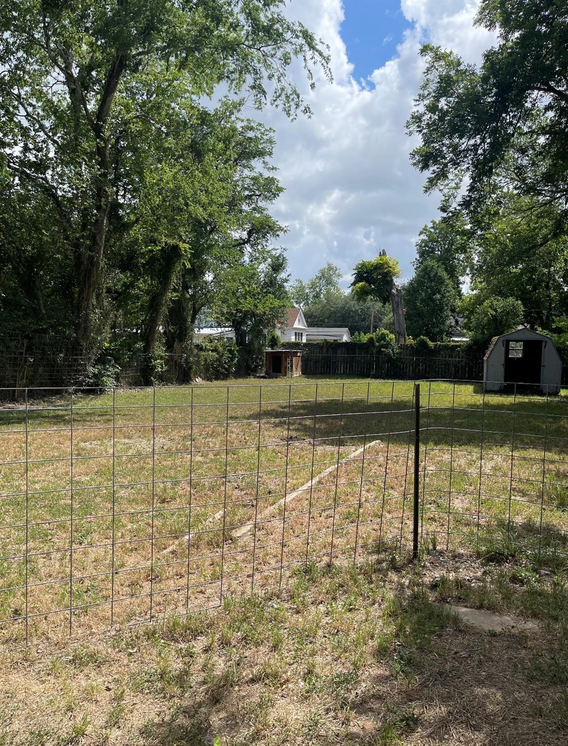 1120 Saint Paul St, Gonzales, TX 78629