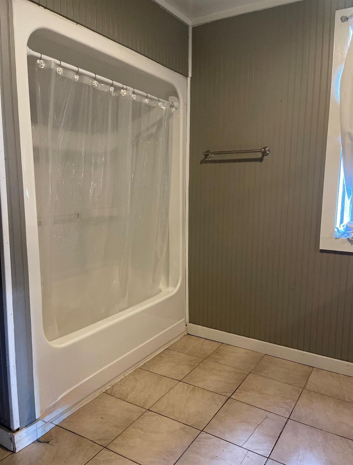 1120 Saint Paul St, Gonzales, TX 78629