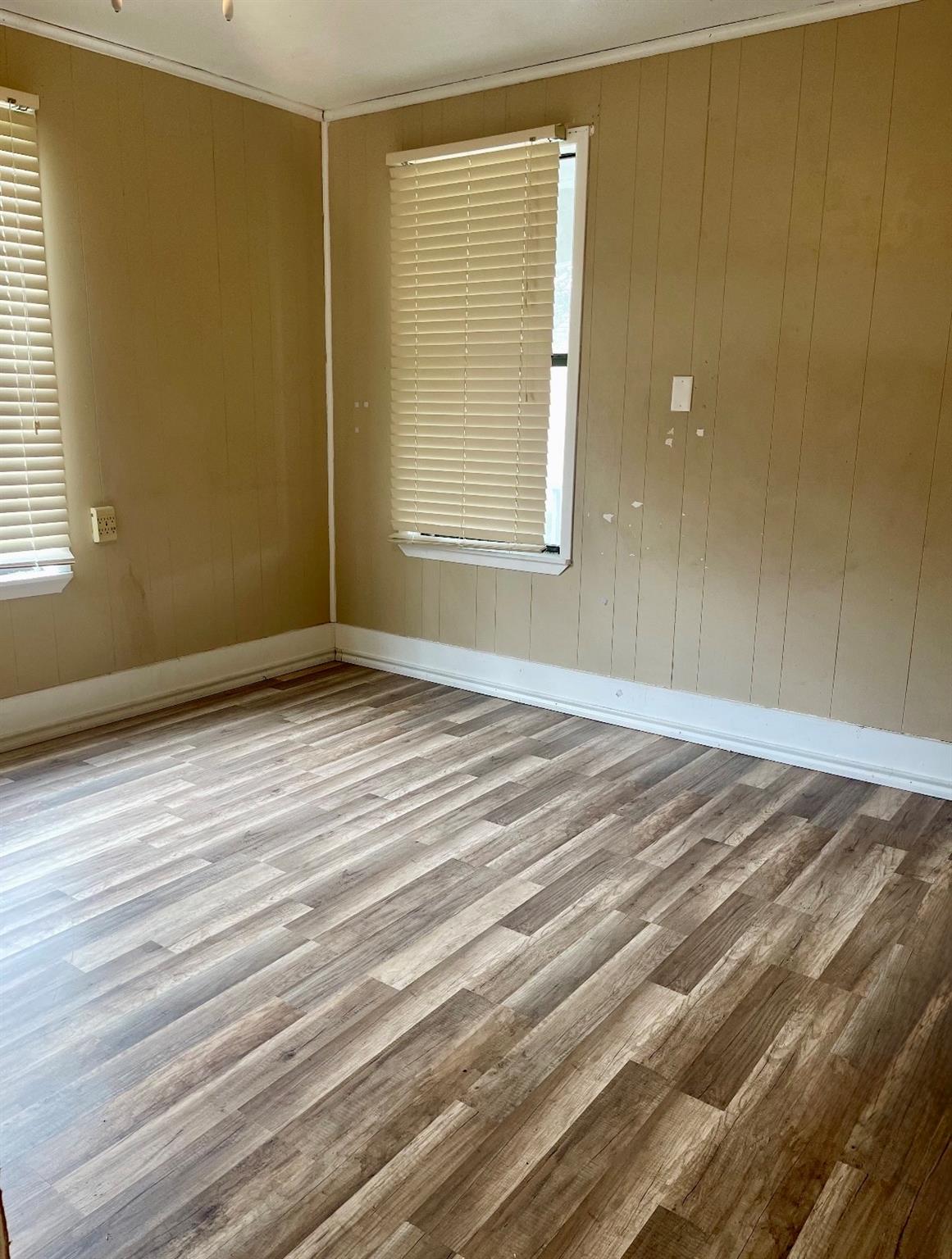 1120 Saint Paul St, Gonzales, TX 78629