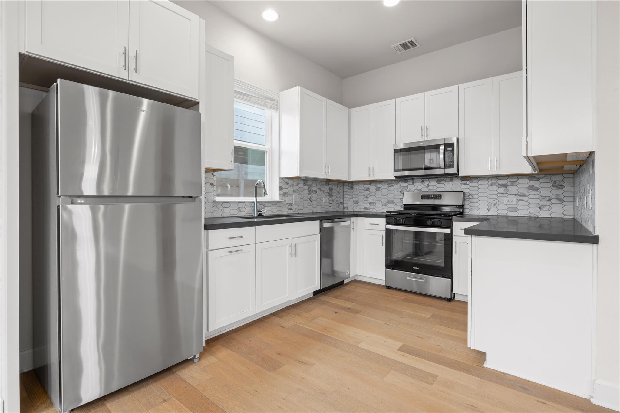 8414 Bowling Green Dr # 3, Austin, TX 78757