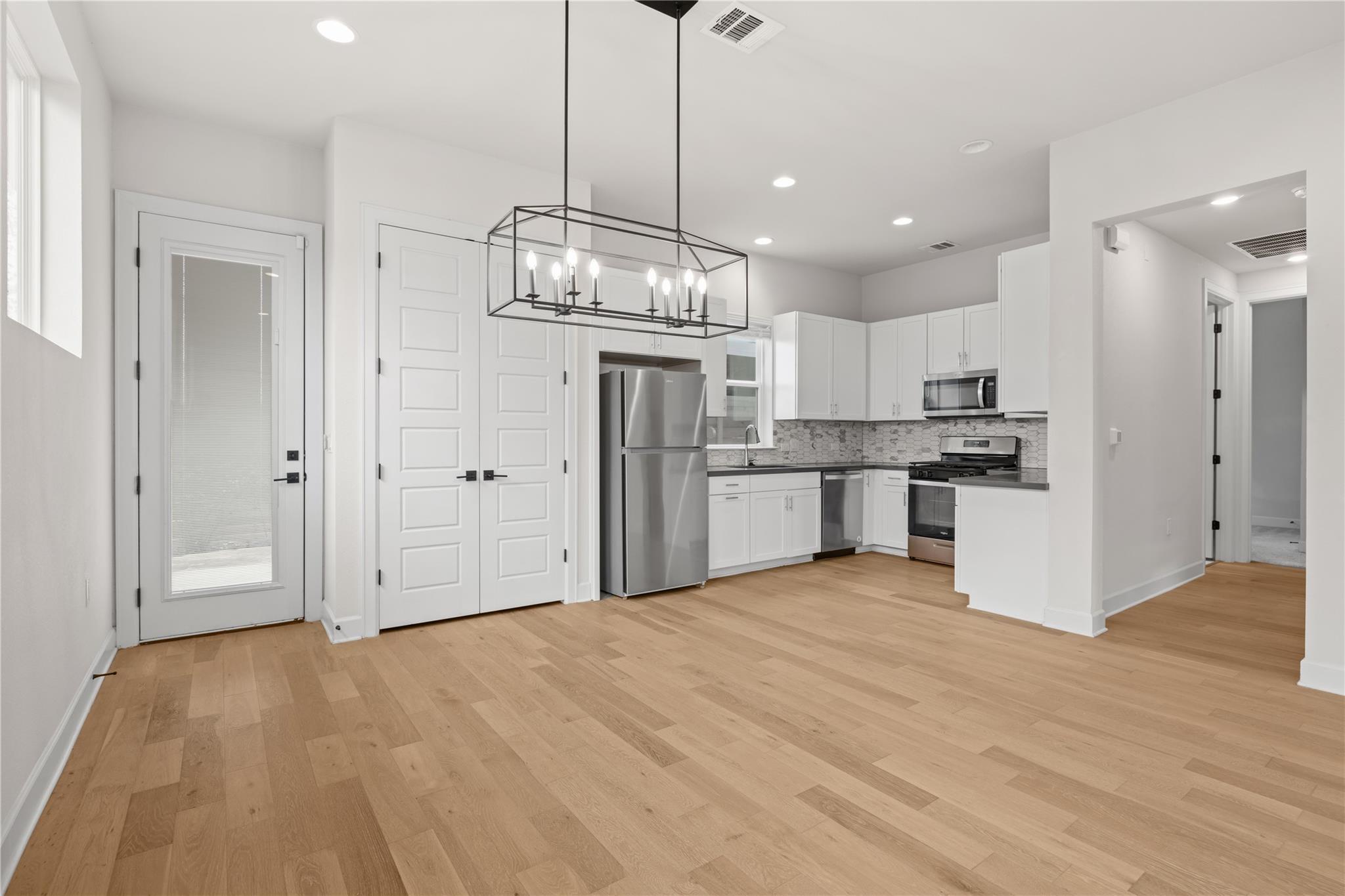 8414 Bowling Green Dr # 3, Austin, TX 78757