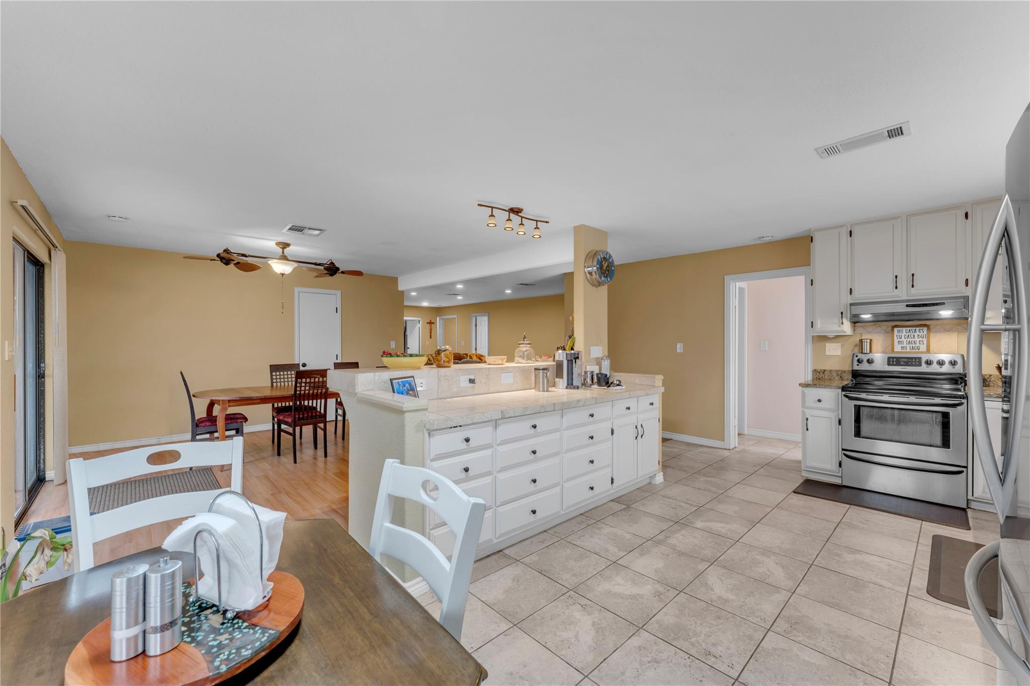 312 Apache Dr, Burnet, TX 78611