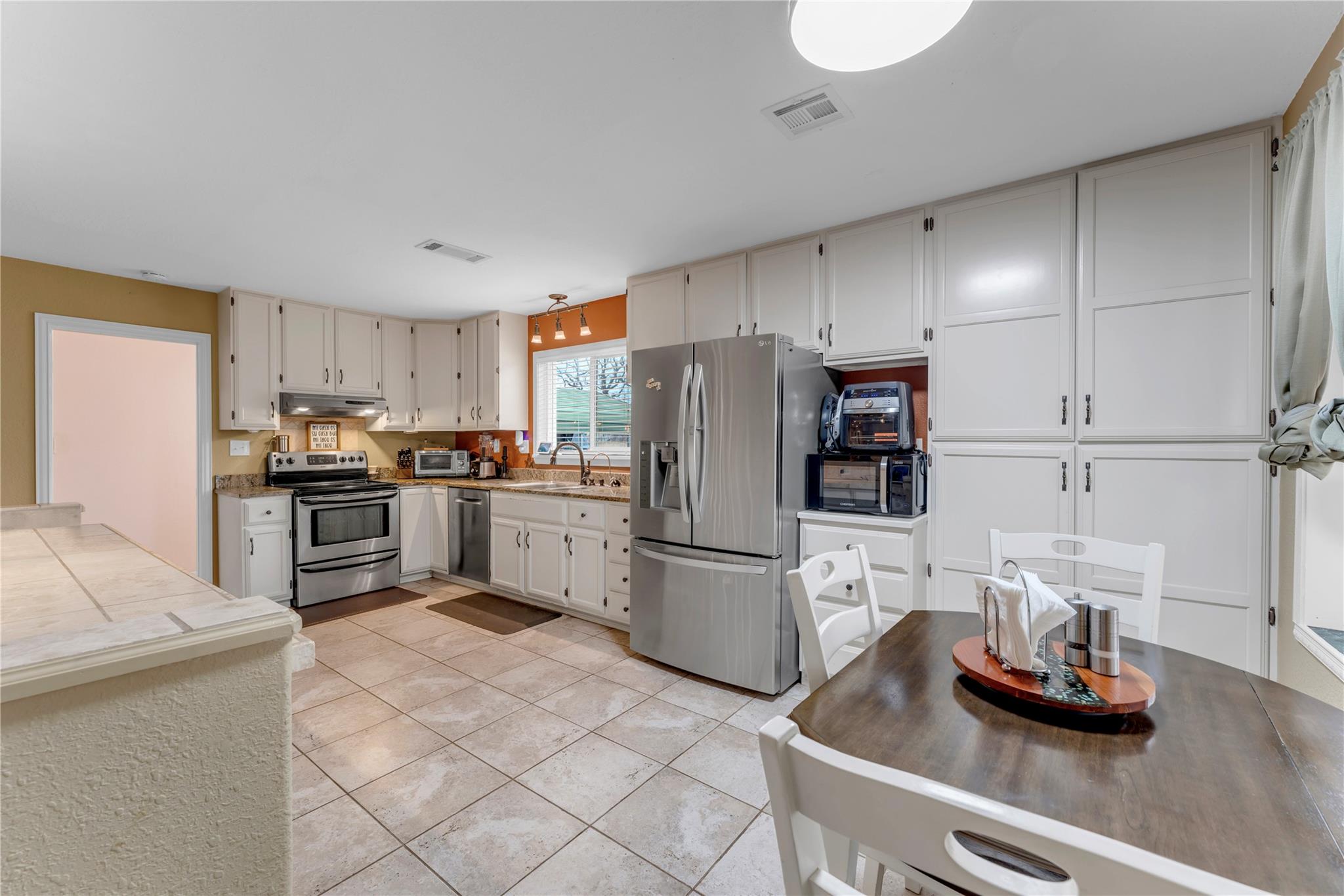 312 Apache Dr, Burnet, TX 78611