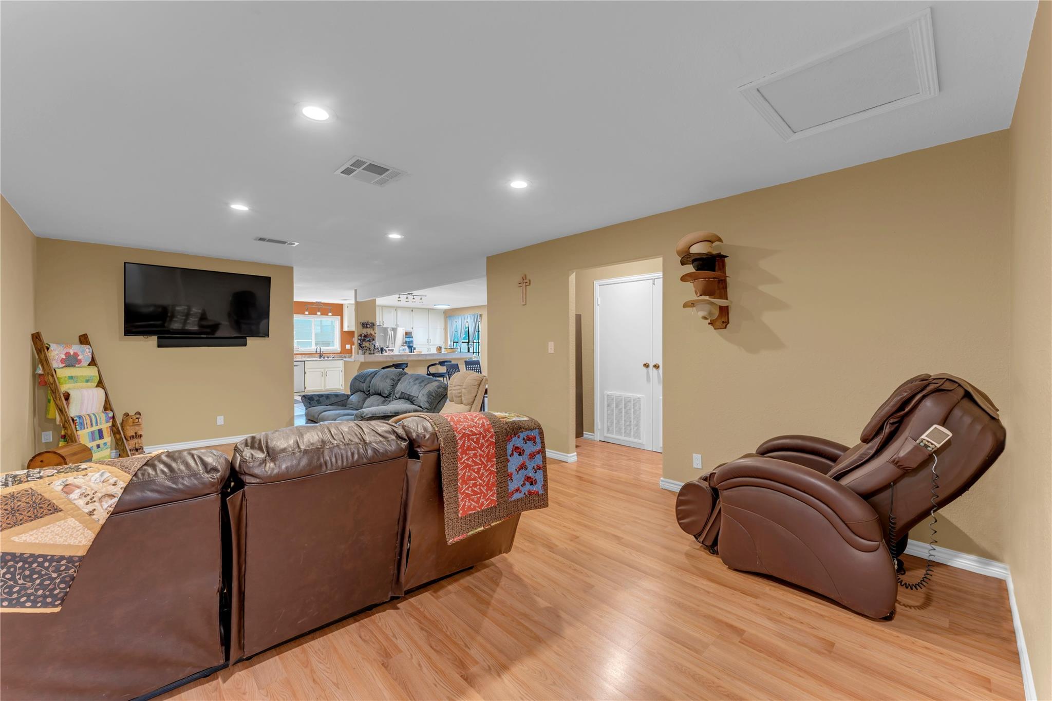 312 Apache Dr, Burnet, TX 78611