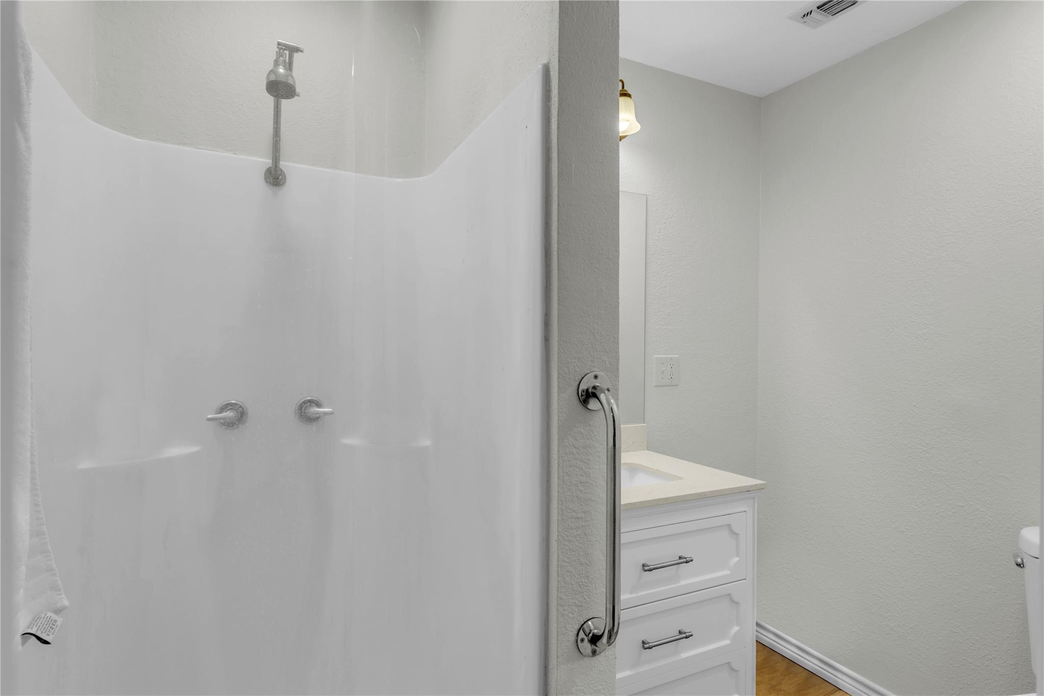 312 Apache Dr, Burnet, TX 78611