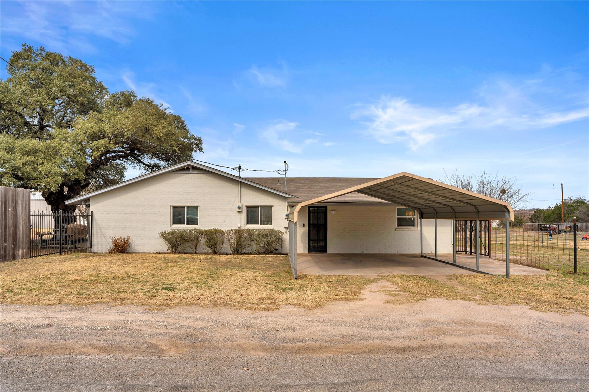 312 Apache Dr, Burnet, TX 78611