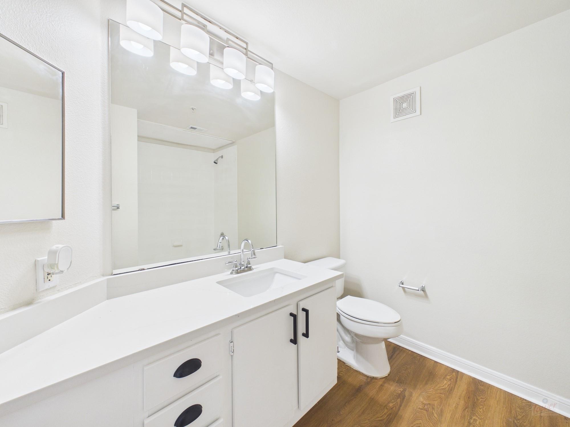 2320 Gracy Farms Ln # 323, Austin, TX 78758