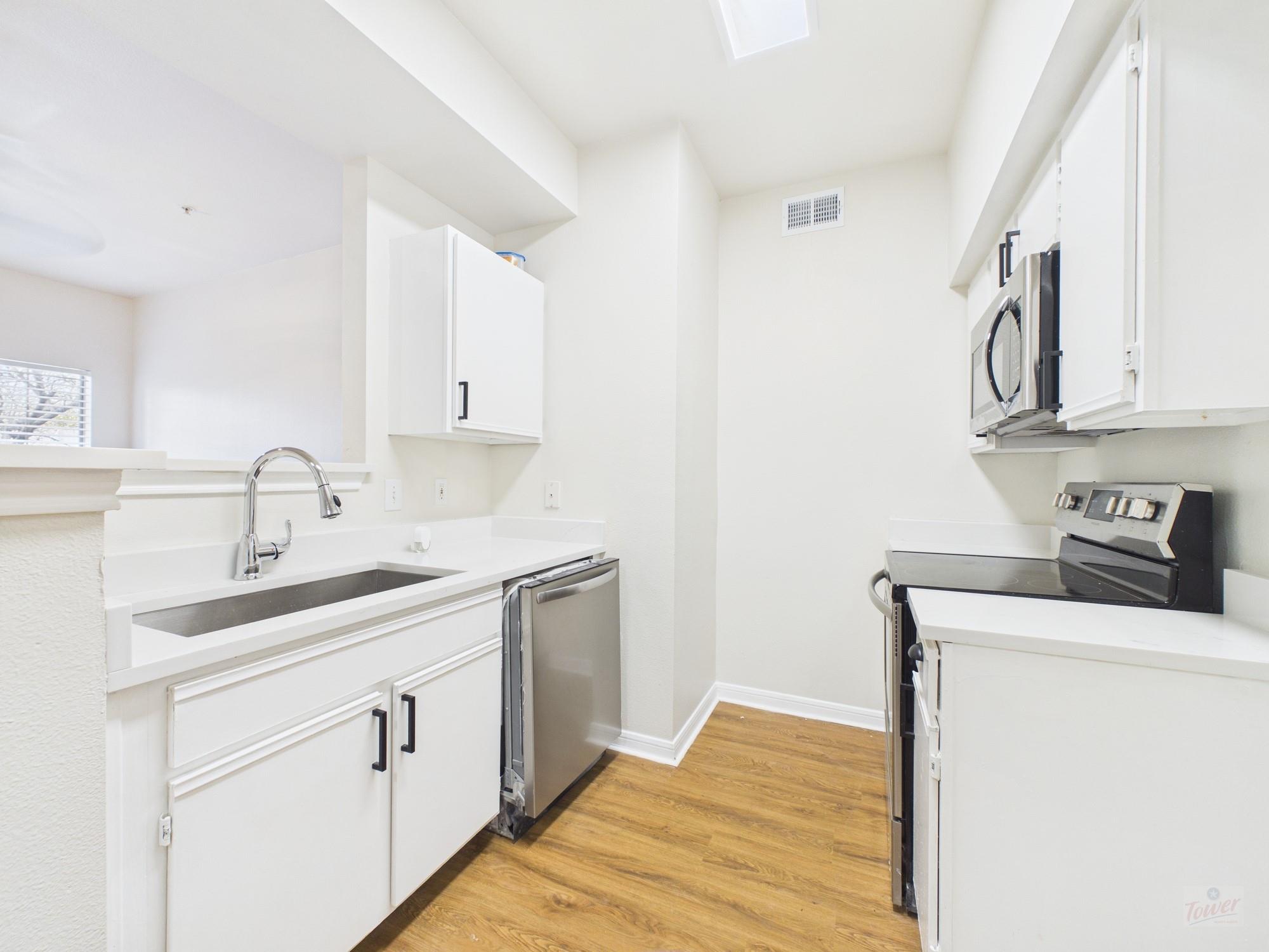 2320 Gracy Farms Ln # 323, Austin, TX 78758