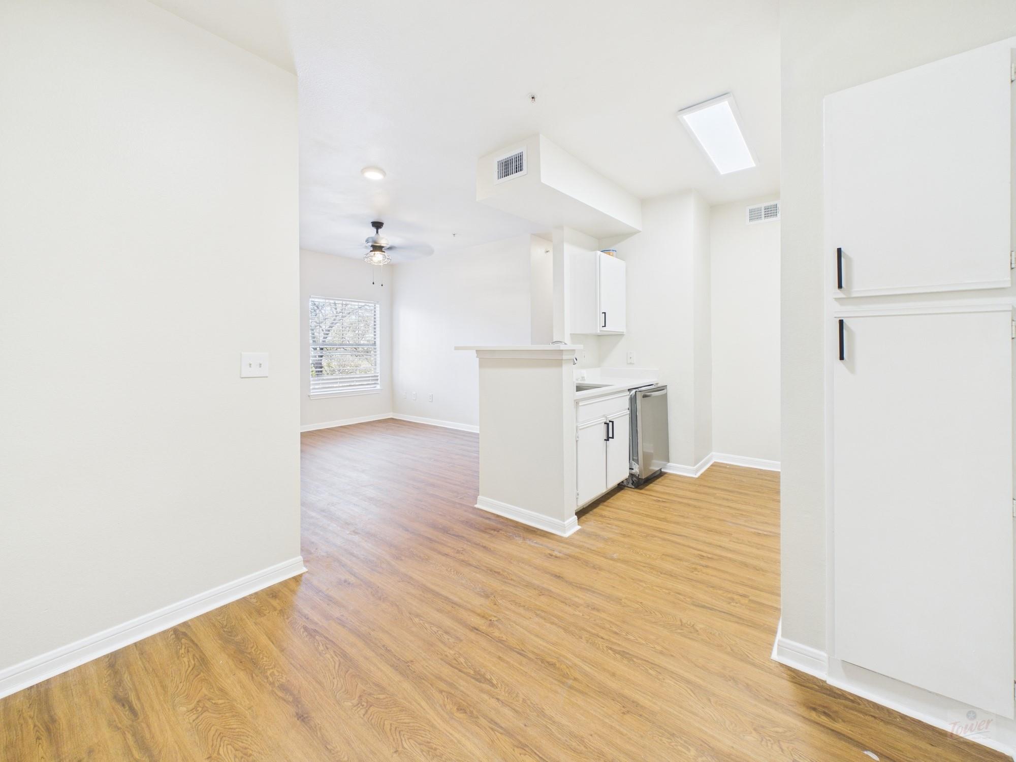 2320 Gracy Farms Ln # 323, Austin, TX 78758