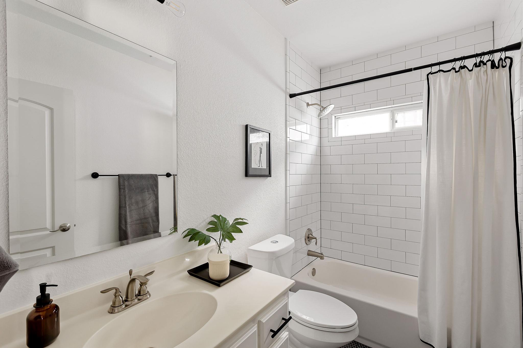 1313 E 13th St, Austin, TX 78702