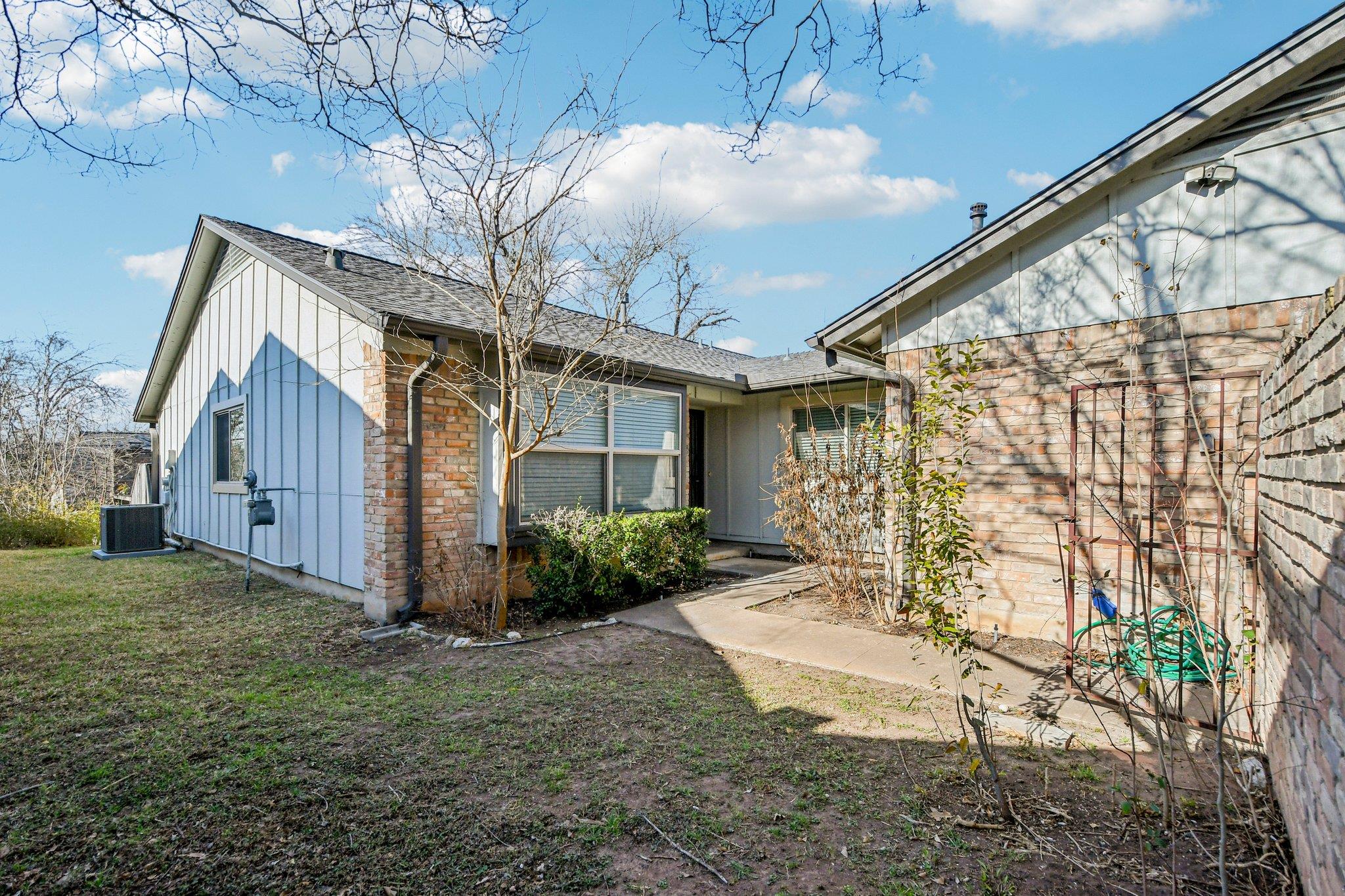 9424 Singing Quail Dr # 99E, Austin, TX 78758