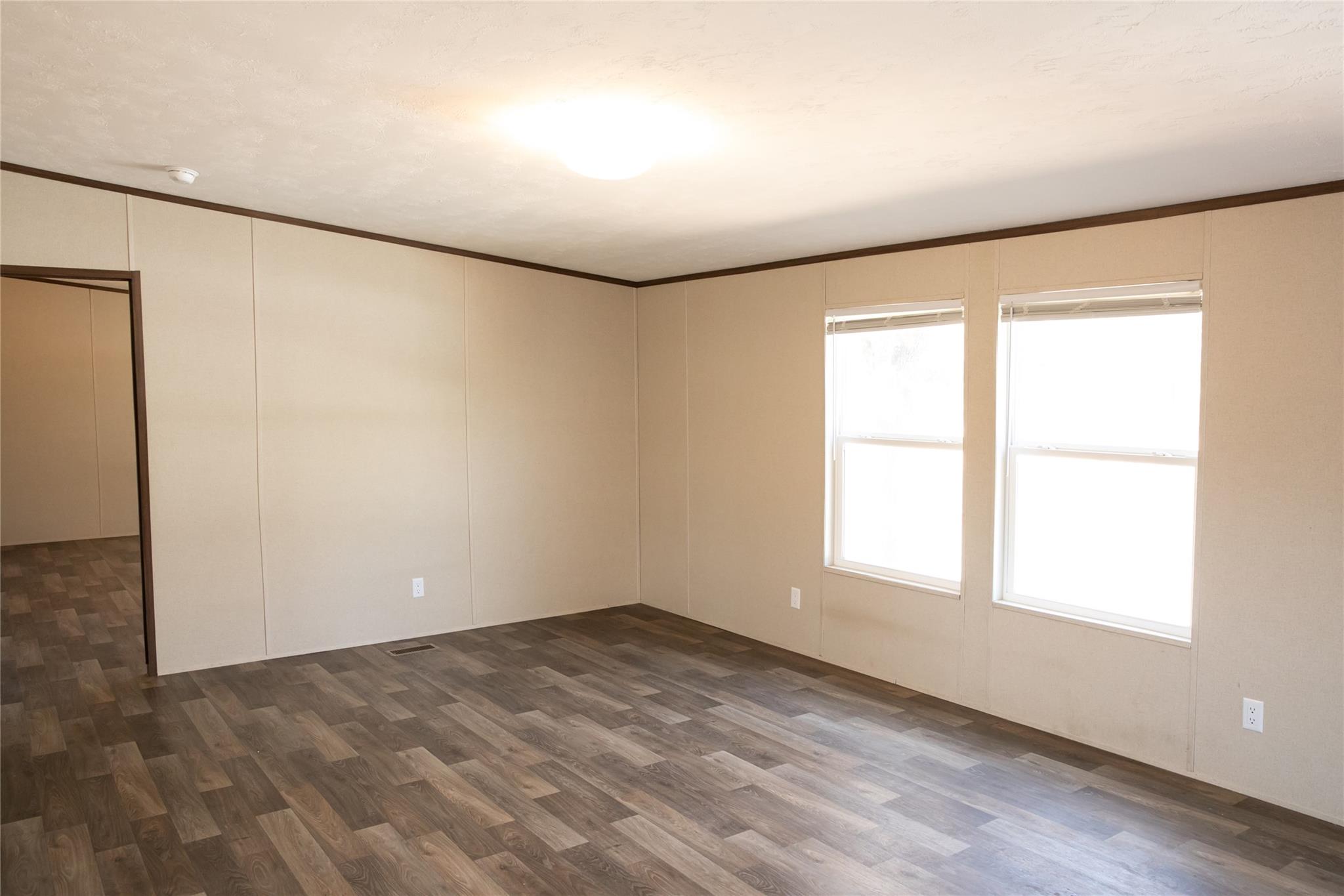 12899 Young Ln, Carmine, TX 78932