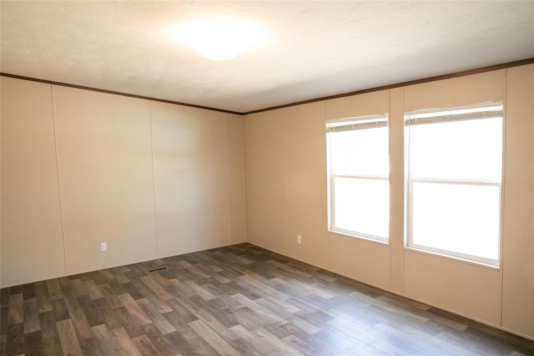 12899 Young Ln, Carmine, TX 78932