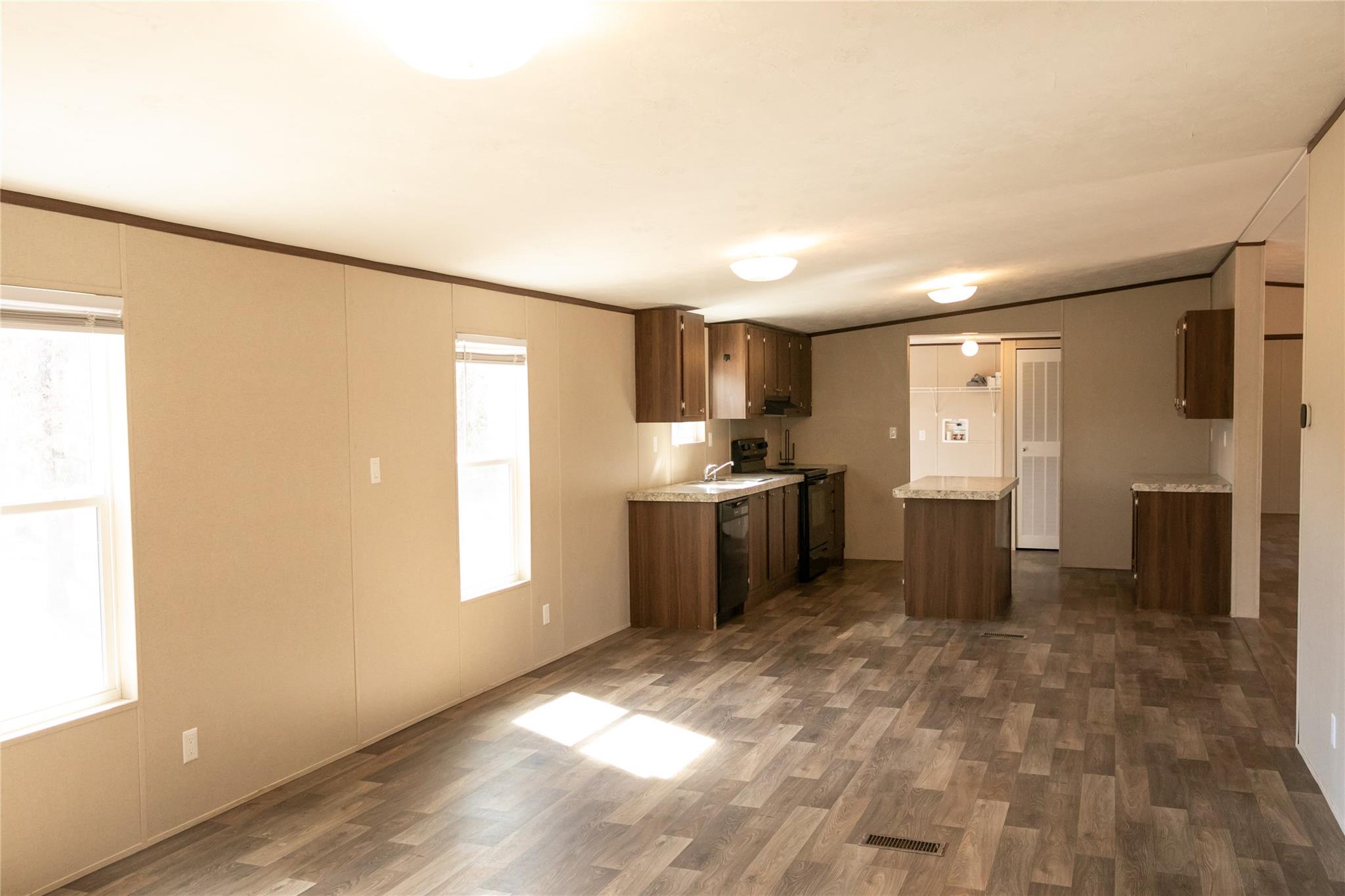 12899 Young Ln, Carmine, TX 78932