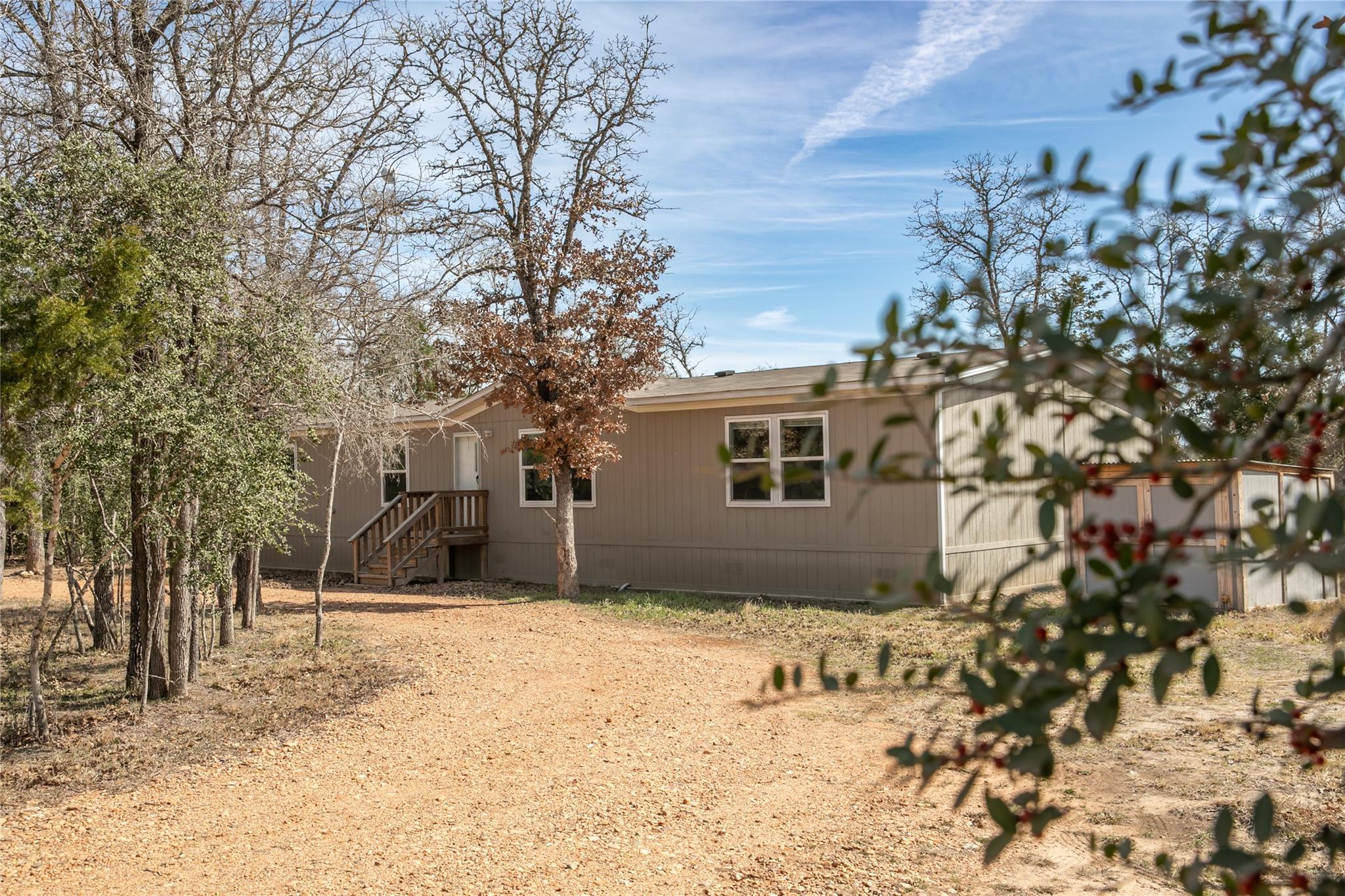 12899 Young Ln, Carmine, TX 78932