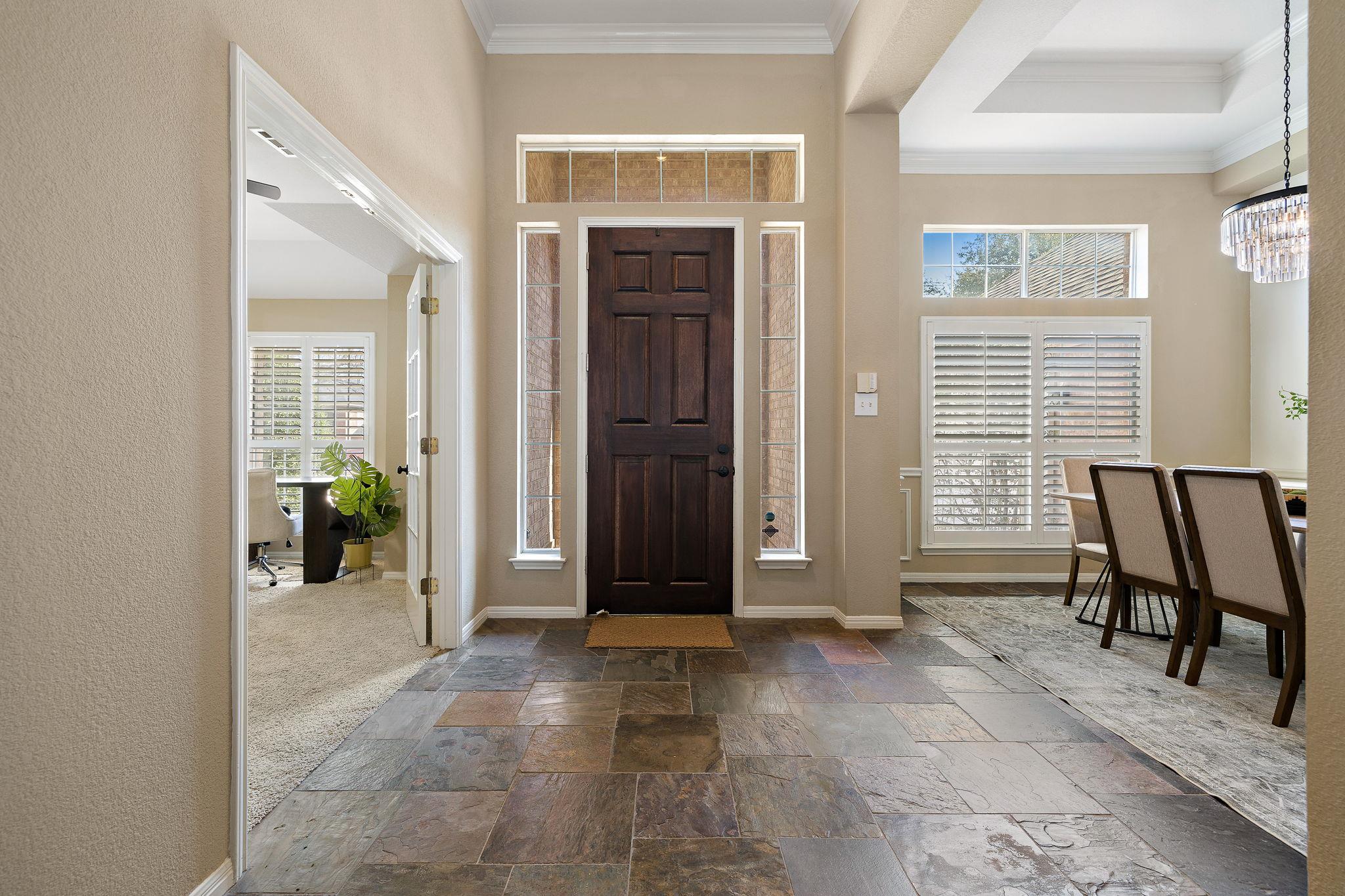 2040 SAINT ANDREWS Dr, Round Rock, TX 78664