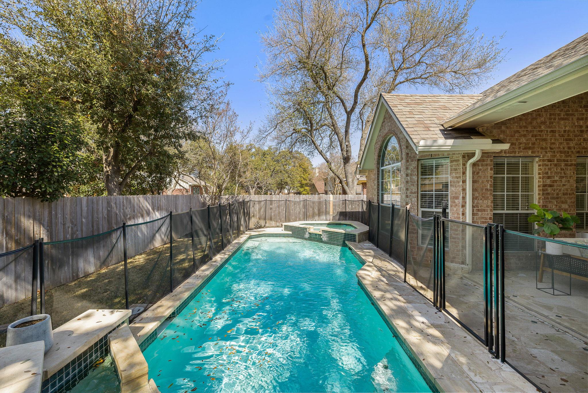 2040 SAINT ANDREWS Dr, Round Rock, TX 78664