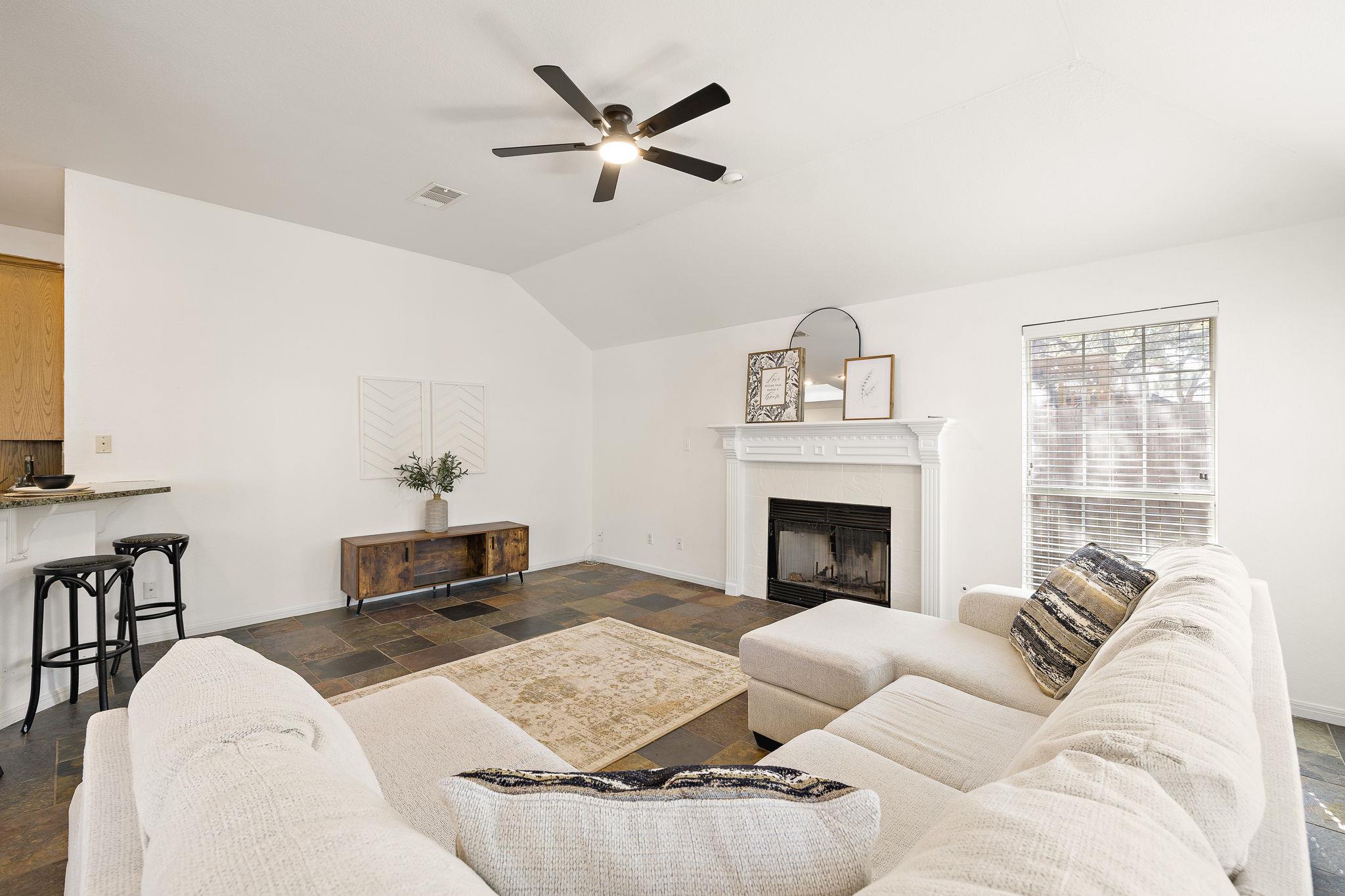 2040 SAINT ANDREWS Dr, Round Rock, TX 78664