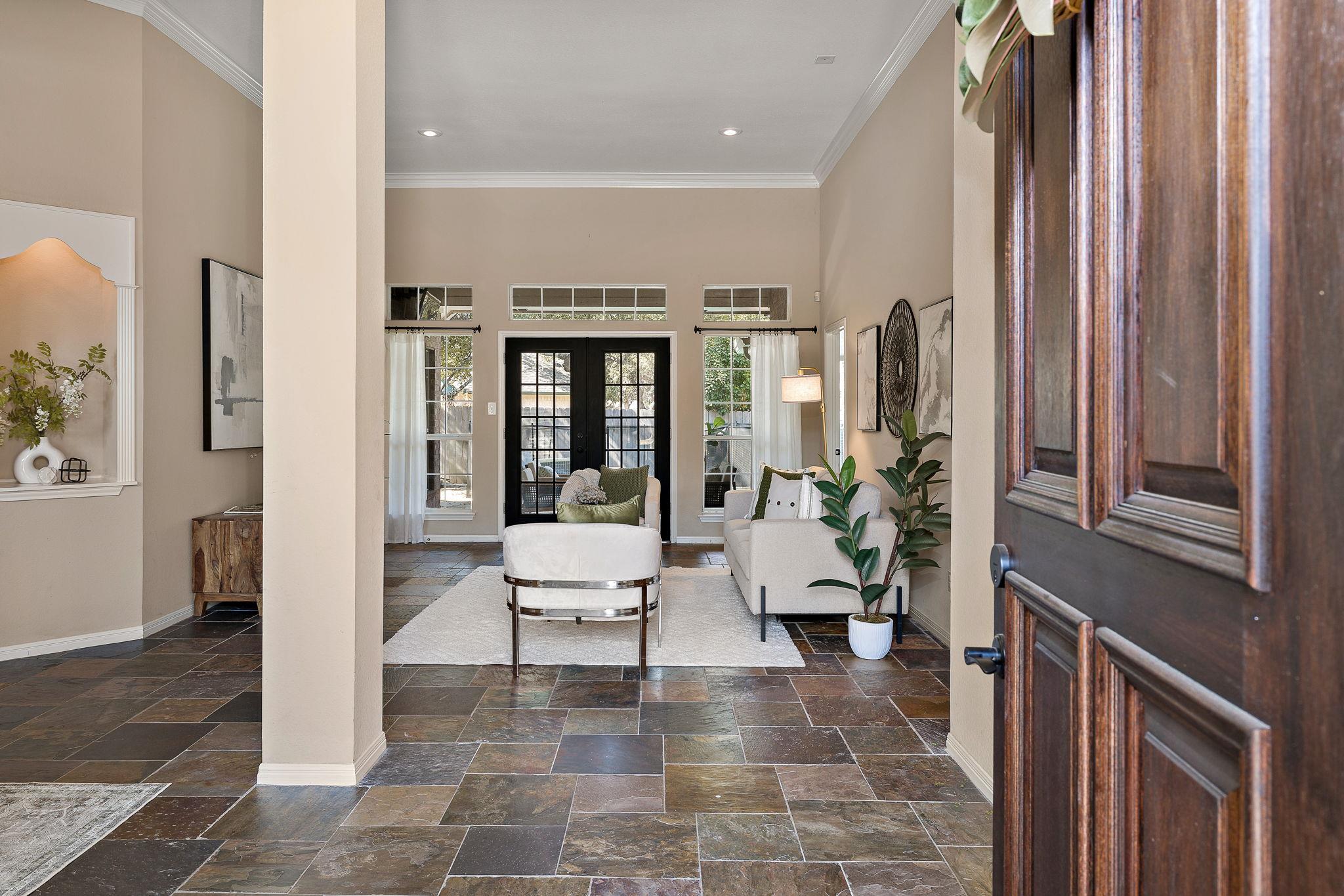 2040 SAINT ANDREWS Dr, Round Rock, TX 78664