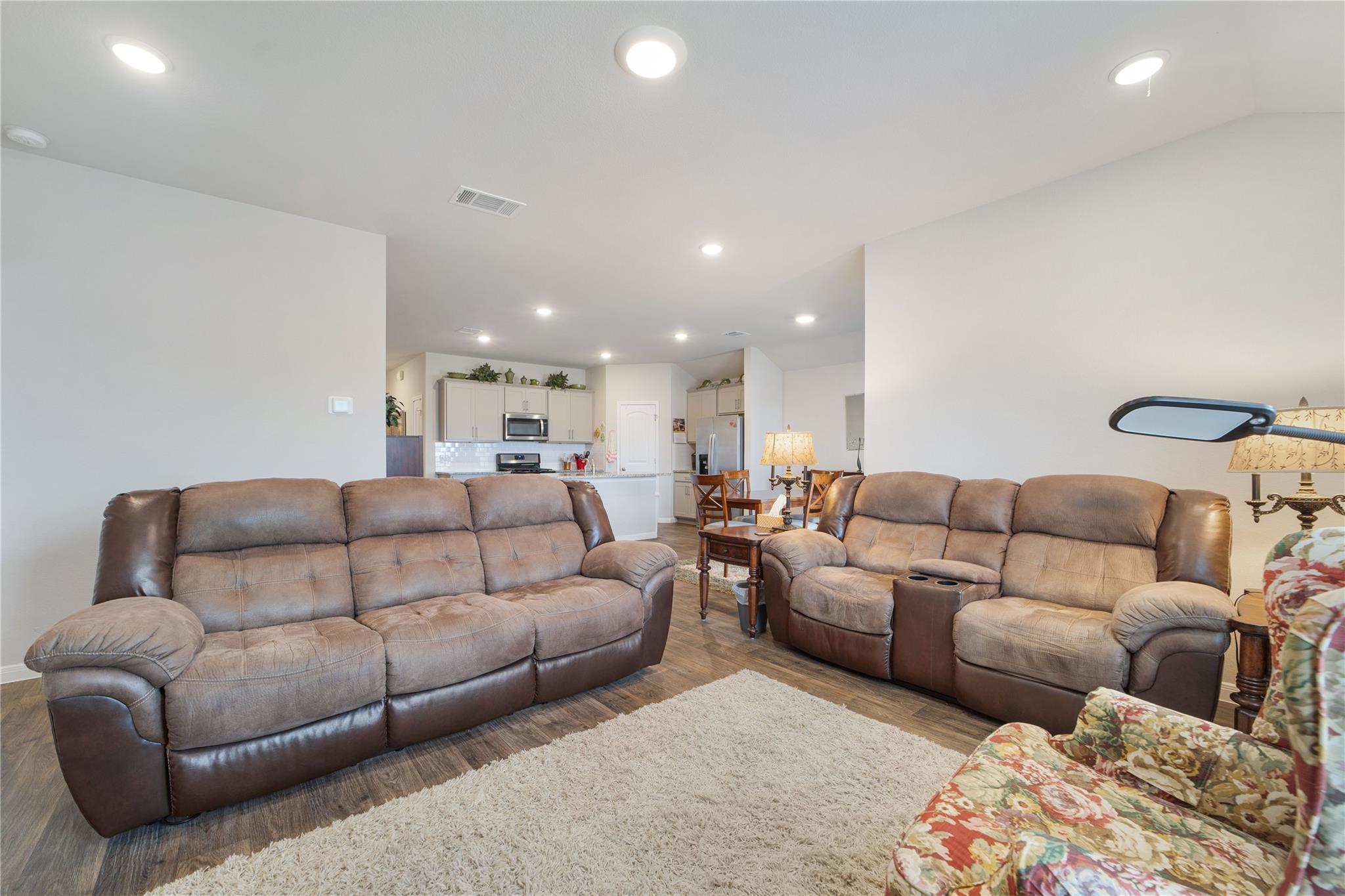 143 Callado Cir, San Marcos, TX 78666