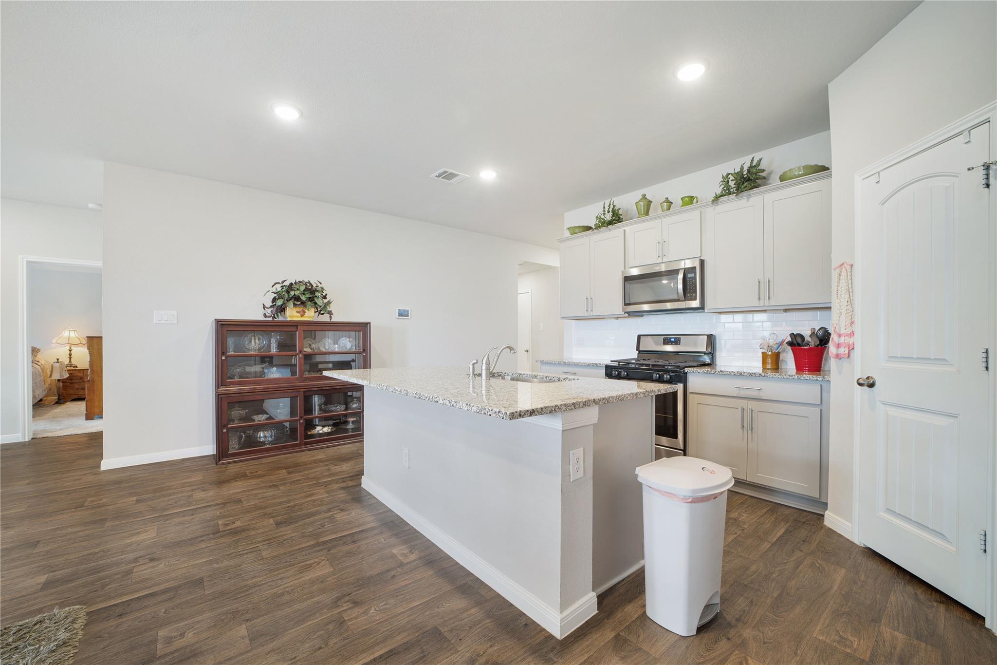 143 Callado Cir, San Marcos, TX 78666