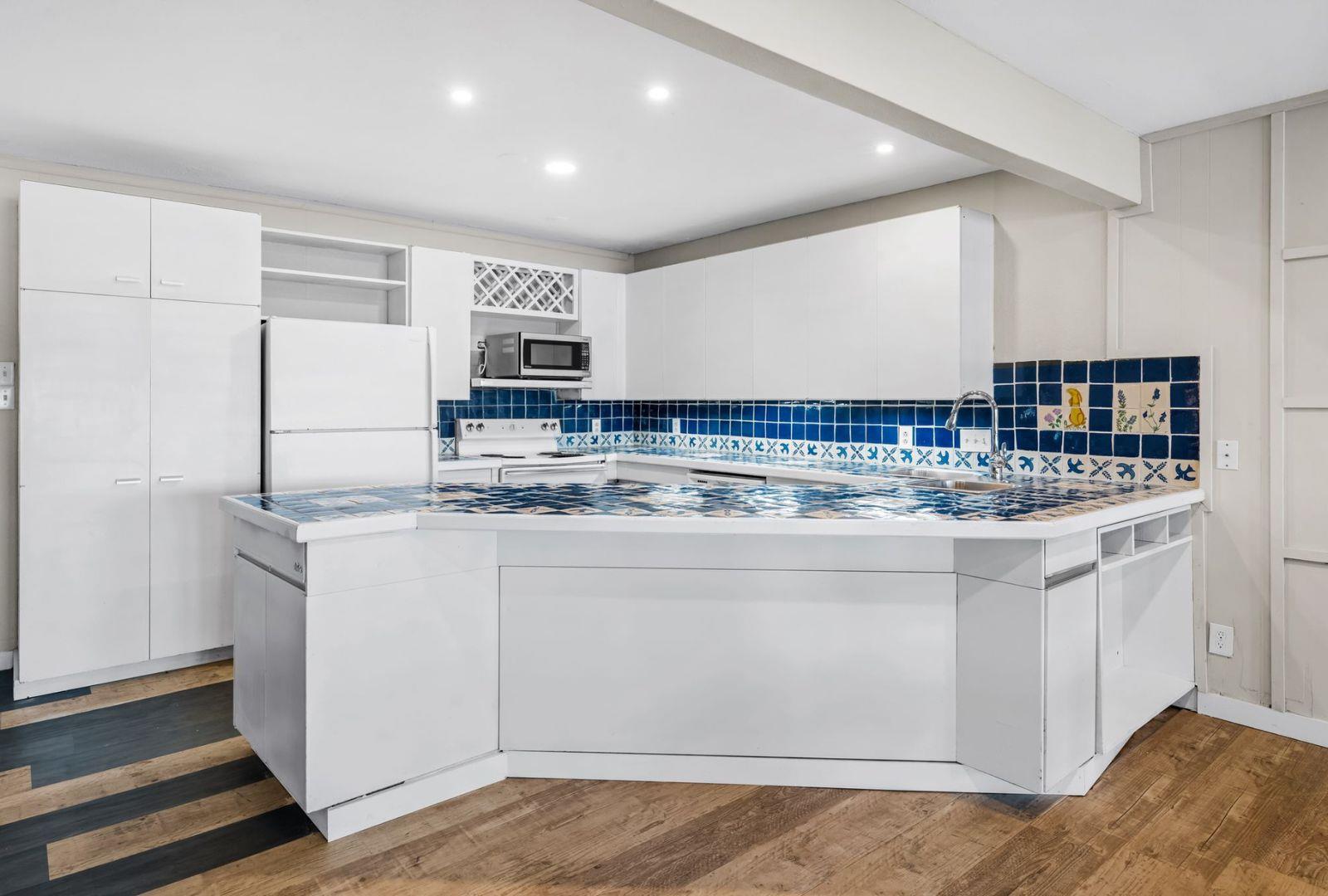 8124 Joy Rd, Volente, TX 78641