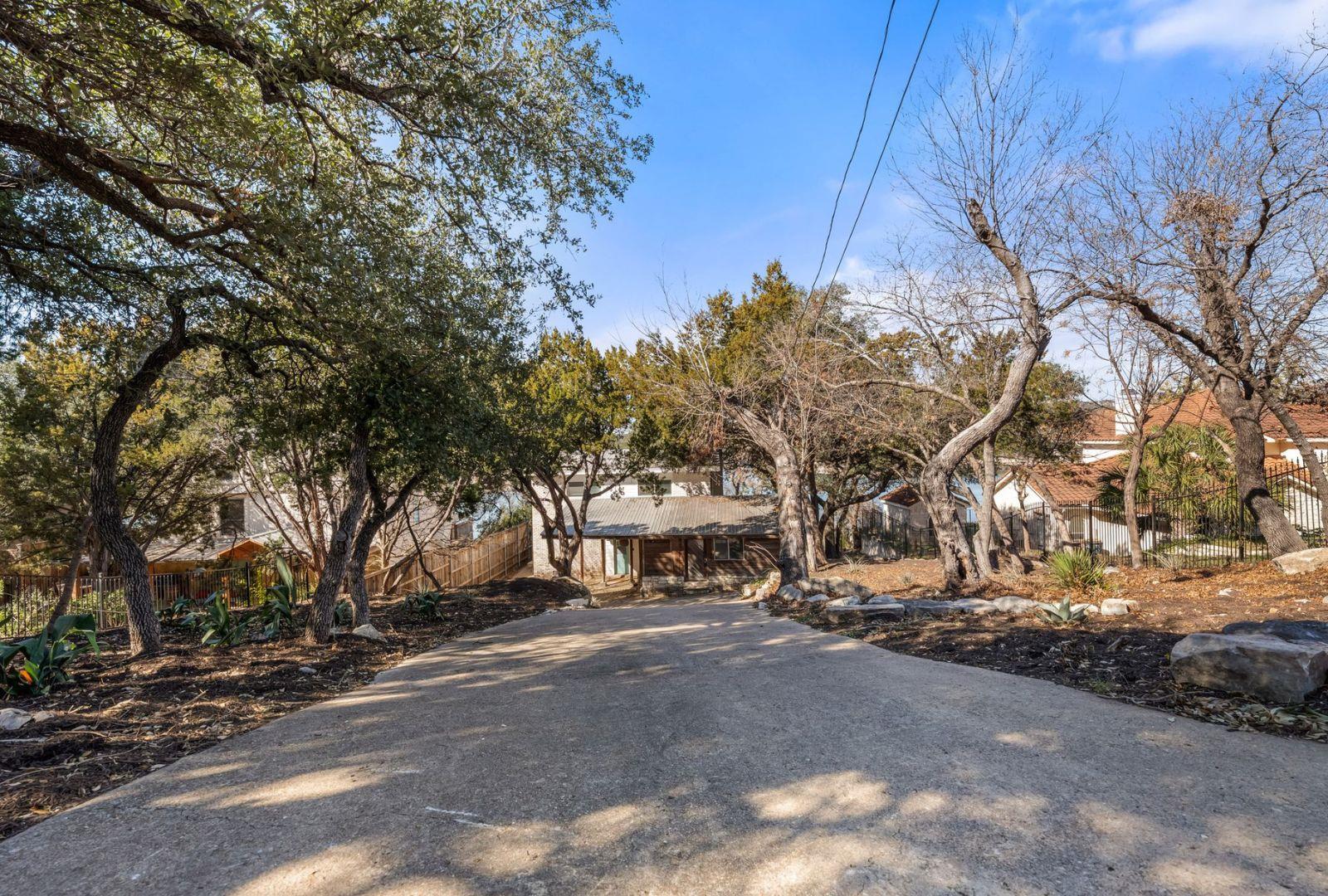 8124 Joy Rd, Volente, TX 78641