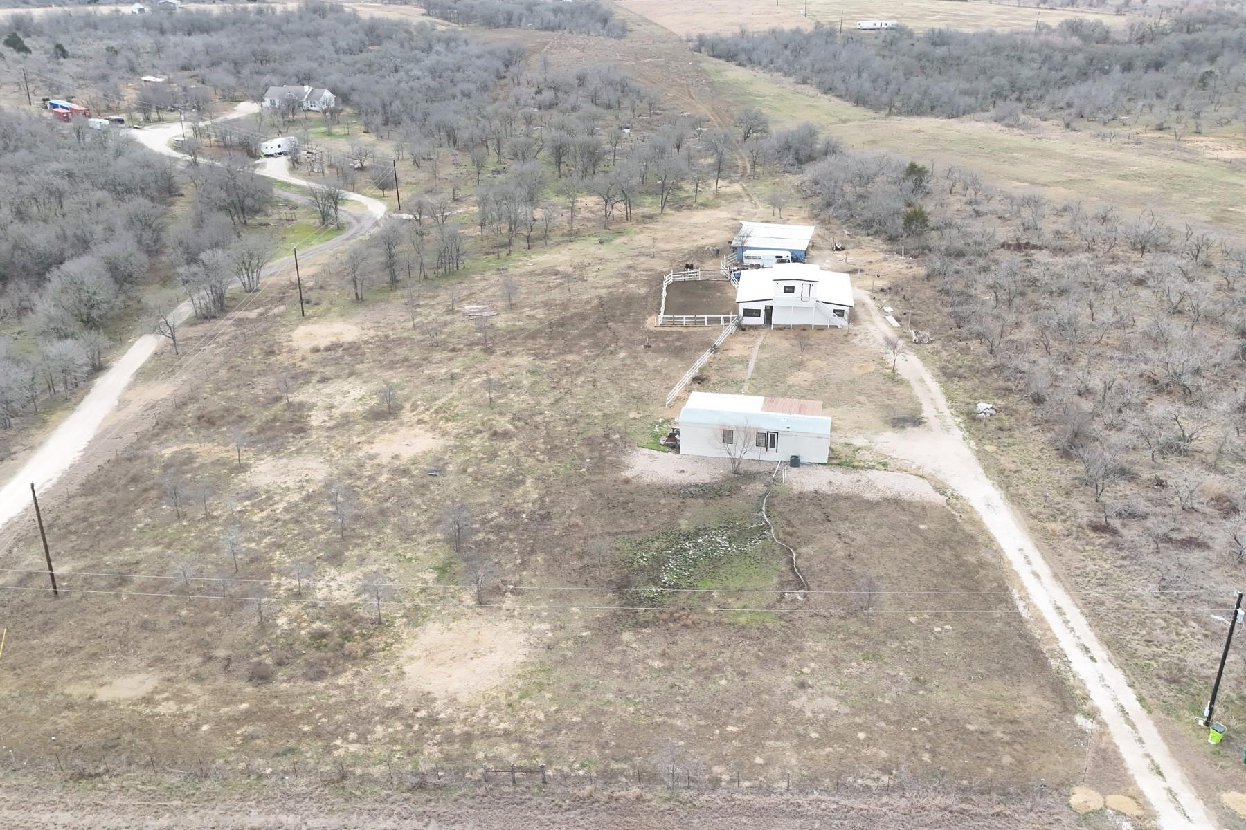 2690 County Road 466, Elgin, TX 78621