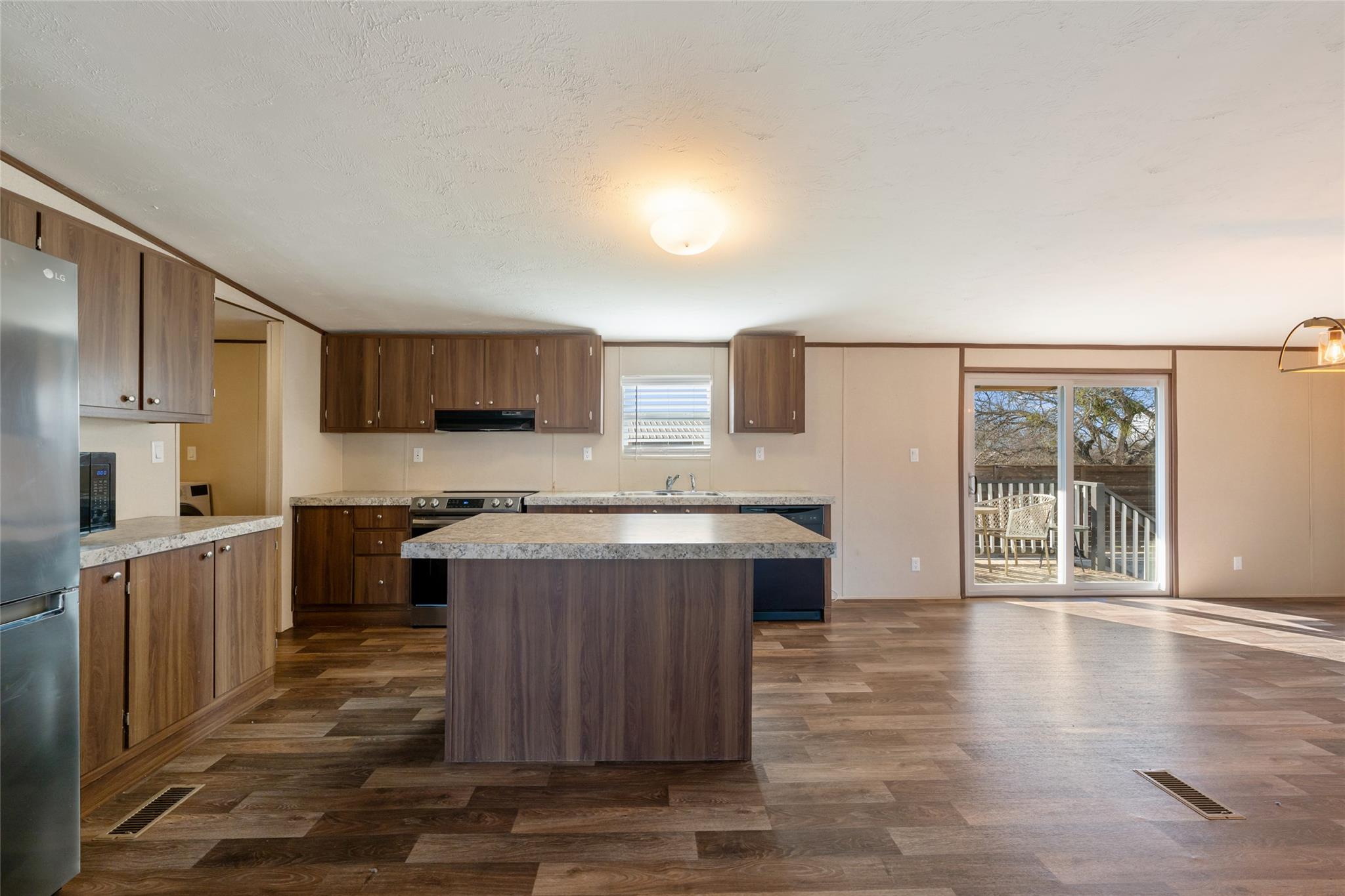 624 S Old Stagecoach Rd, Kyle, TX 78640