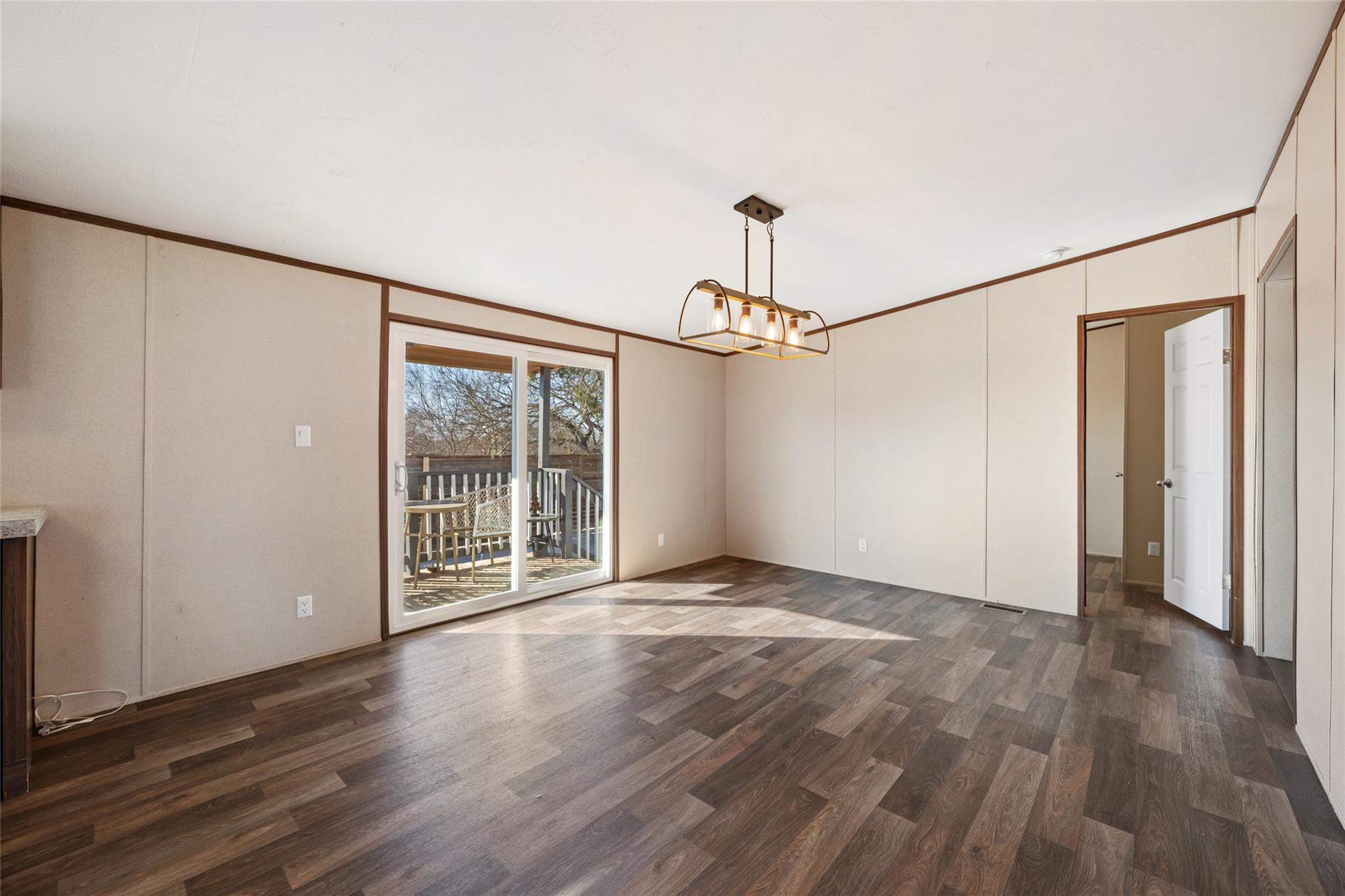 624 S Old Stagecoach Rd, Kyle, TX 78640