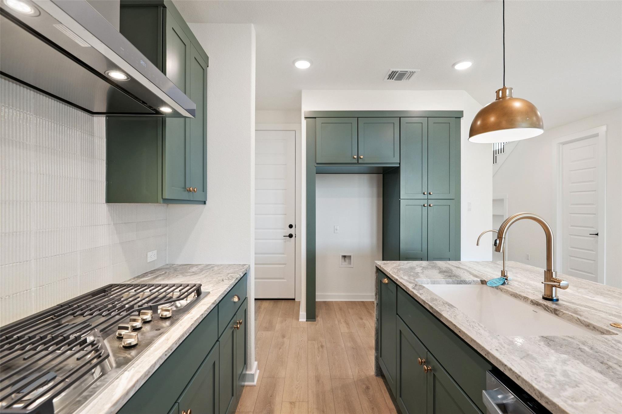 384 Brandywine Road, Hutto, TX 78634